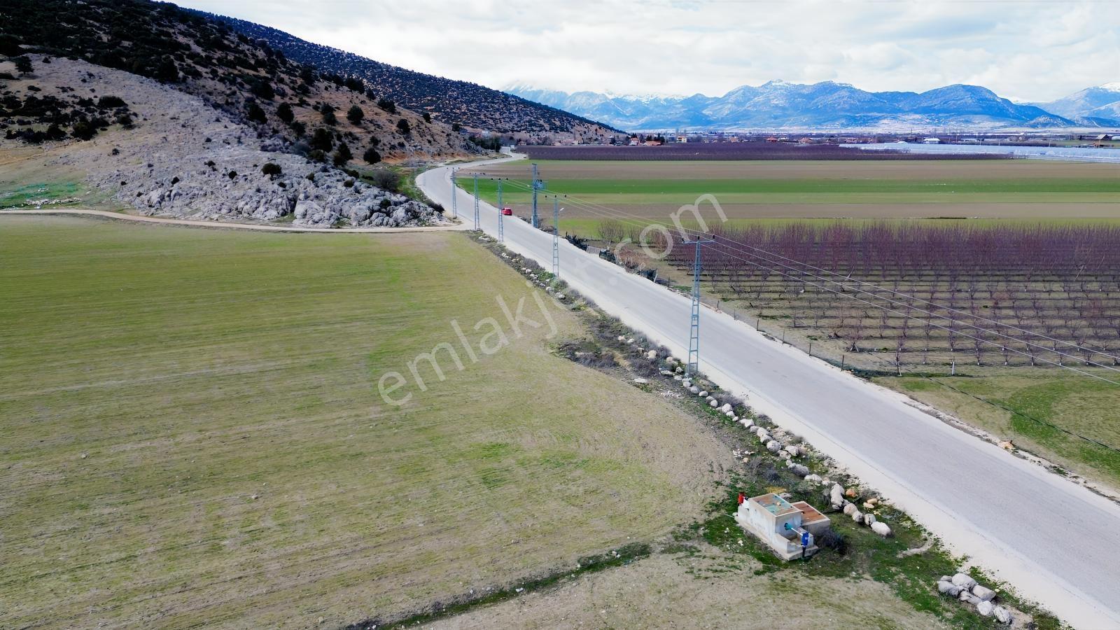 Vip Gayrimenkul'den Karamık Mah. Yol Cepheli 85.950m² Tarla — fotoğraf 11
