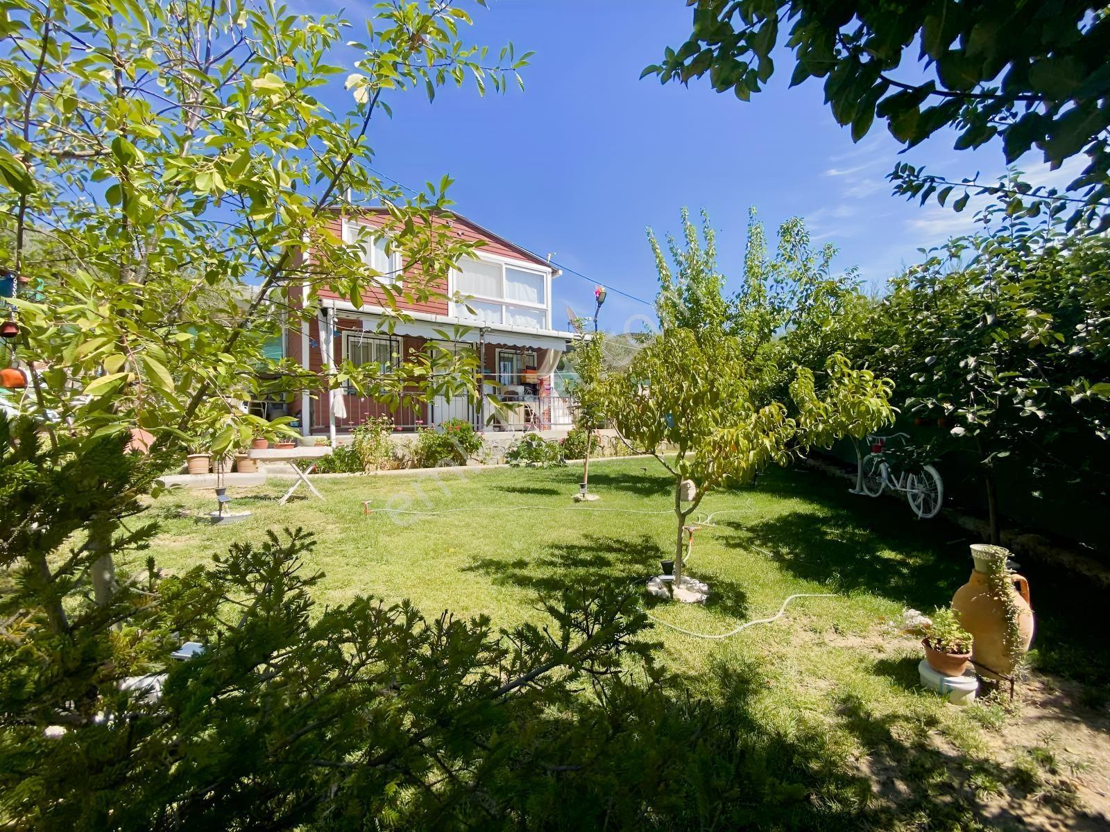 Kemalpaşa Satılık 310 M2 Tarla Ve Evi — fotoğraf 2
