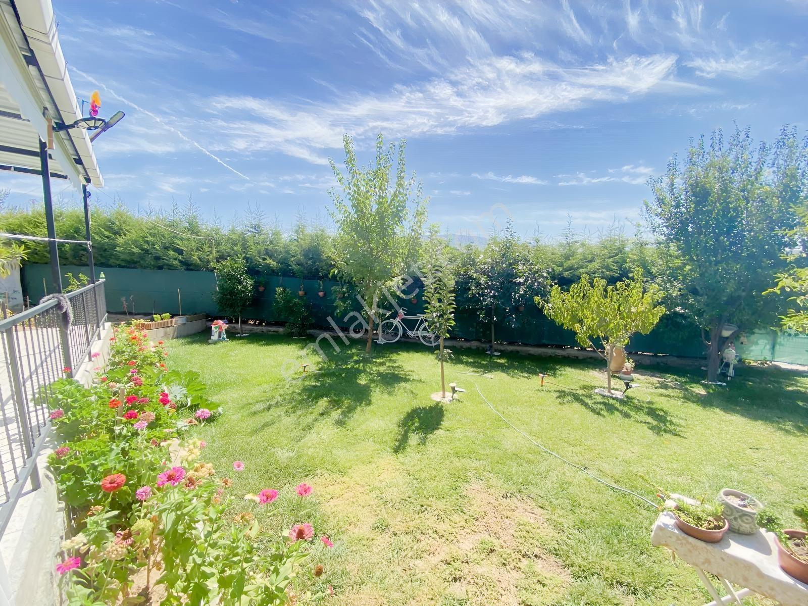 Kemalpaşa Satılık 310 M2 Tarla Ve Evi — fotoğraf 11