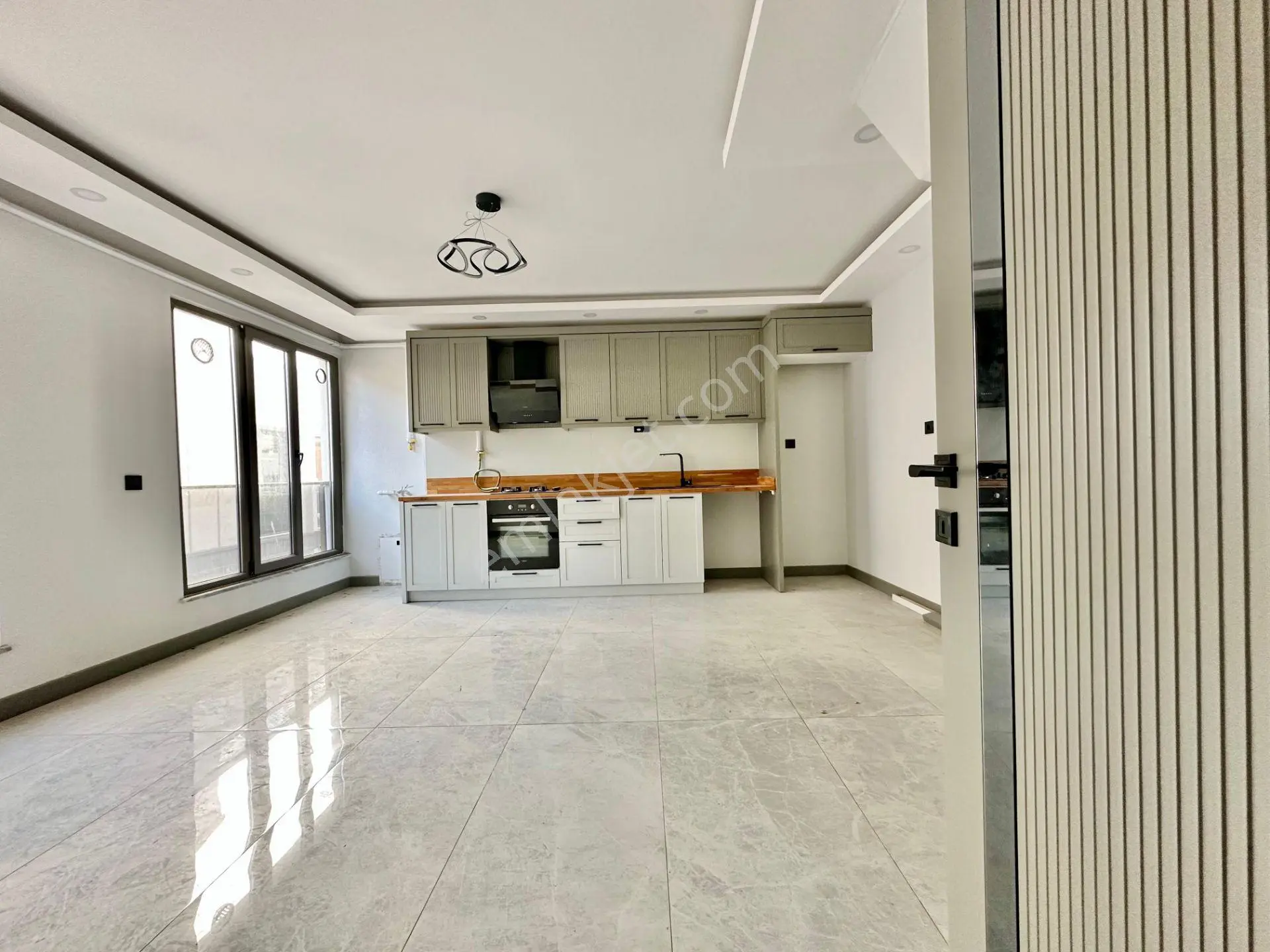 ꧁ay Emlaktan꧂akçay'da Muhteşem Konumlu Asansörlü Çift Banyolu Satılık 2+1 Şık Tasarım Dubleks Daire — fotoğraf 9