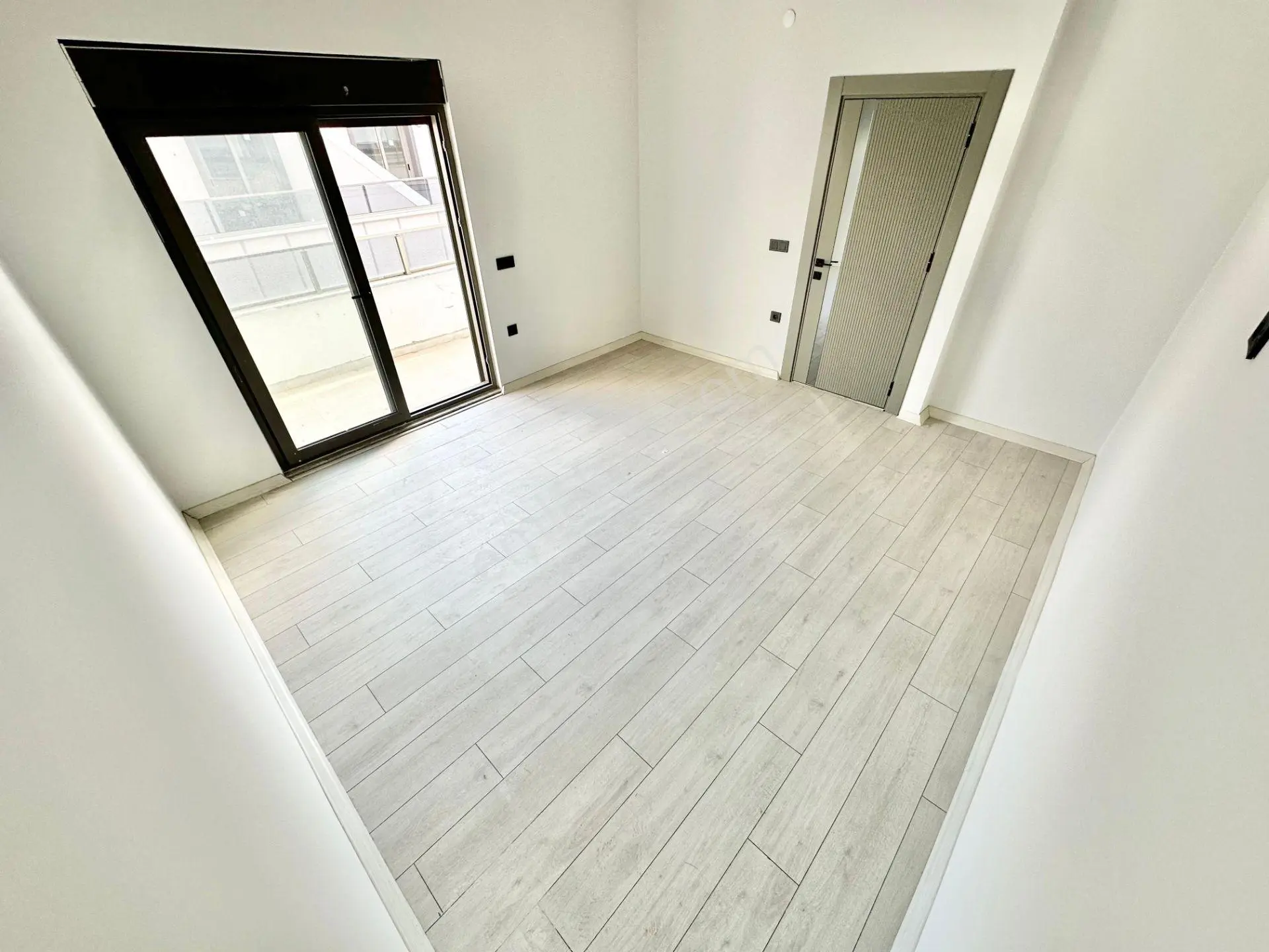 ꧁ay Emlaktan꧂akçay'da Muhteşem Konumlu Asansörlü Çift Banyolu Satılık 2+1 Şık Tasarım Dubleks Daire — fotoğraf 18