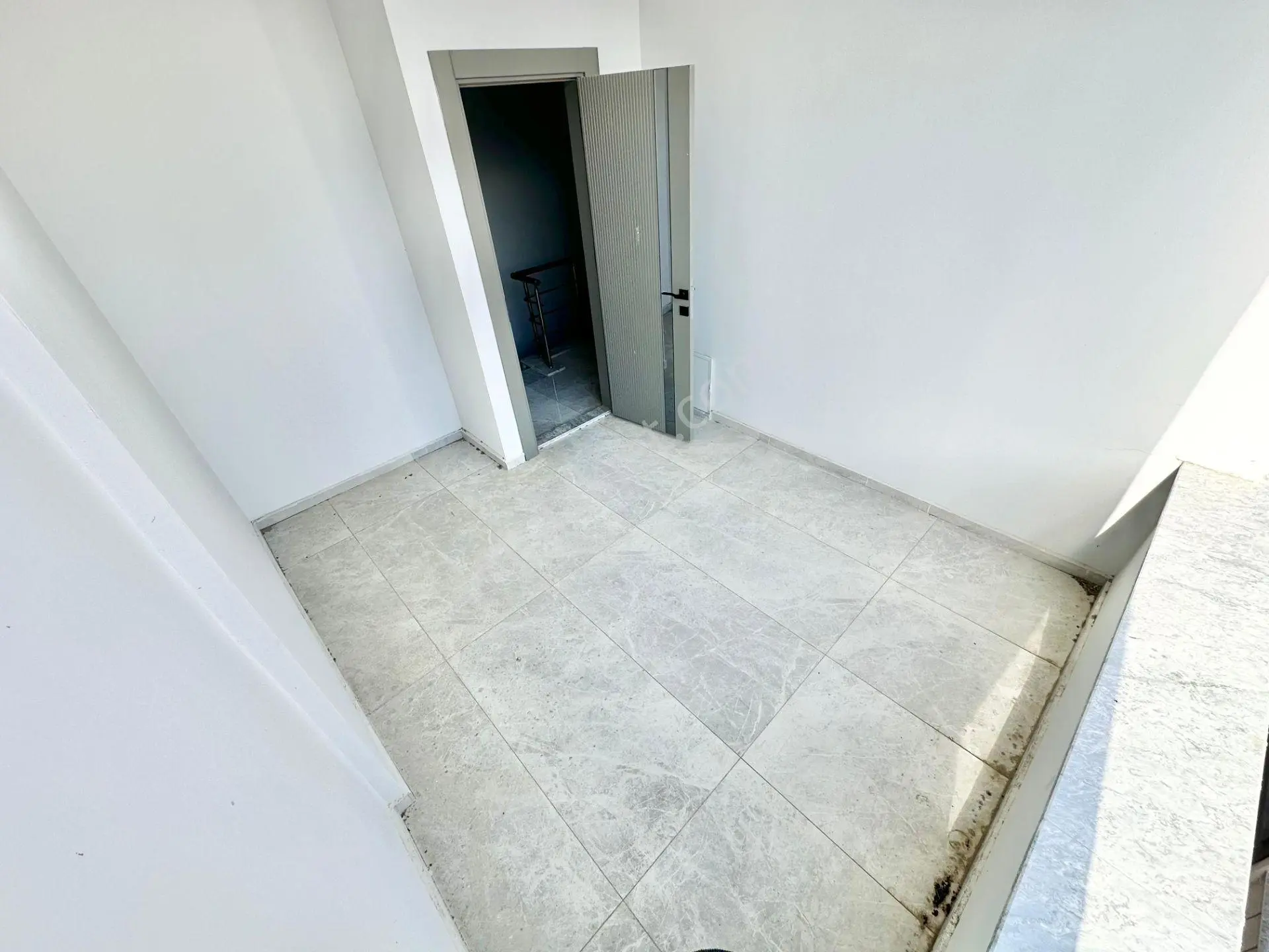 ꧁ay Emlaktan꧂akçay'da Muhteşem Konumlu Asansörlü Çift Banyolu Satılık 2+1 Şık Tasarım Dubleks Daire — fotoğraf 19