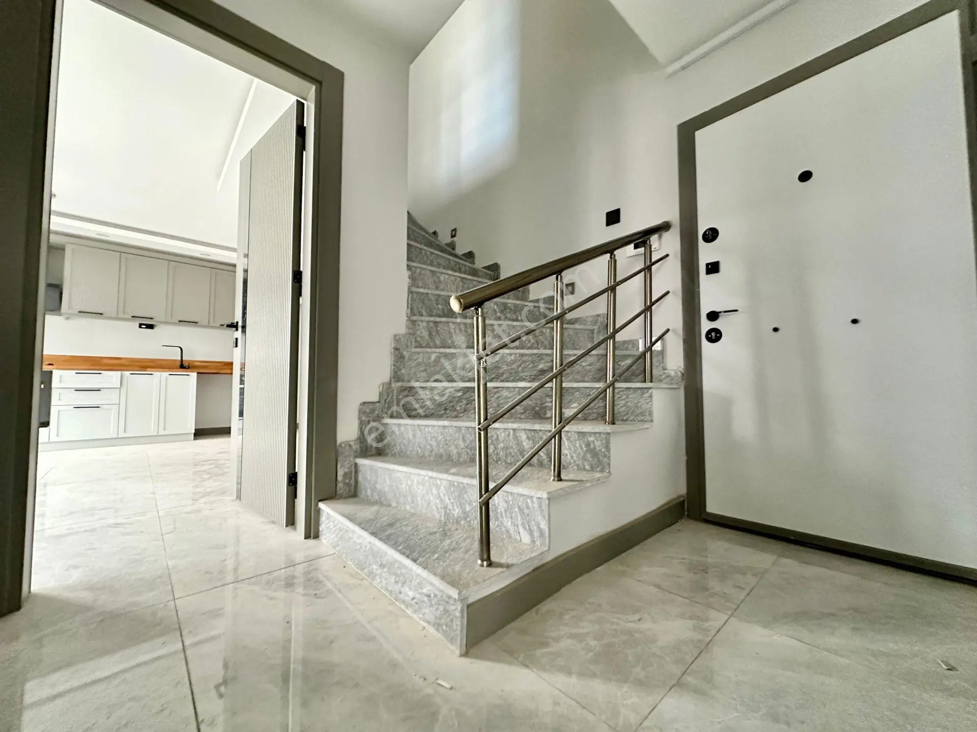 ꧁ay Emlaktan꧂akçay'da Muhteşem Konumlu Asansörlü Çift Banyolu Satılık 2+1 Şık Tasarım Dubleks Daire — fotoğraf 31