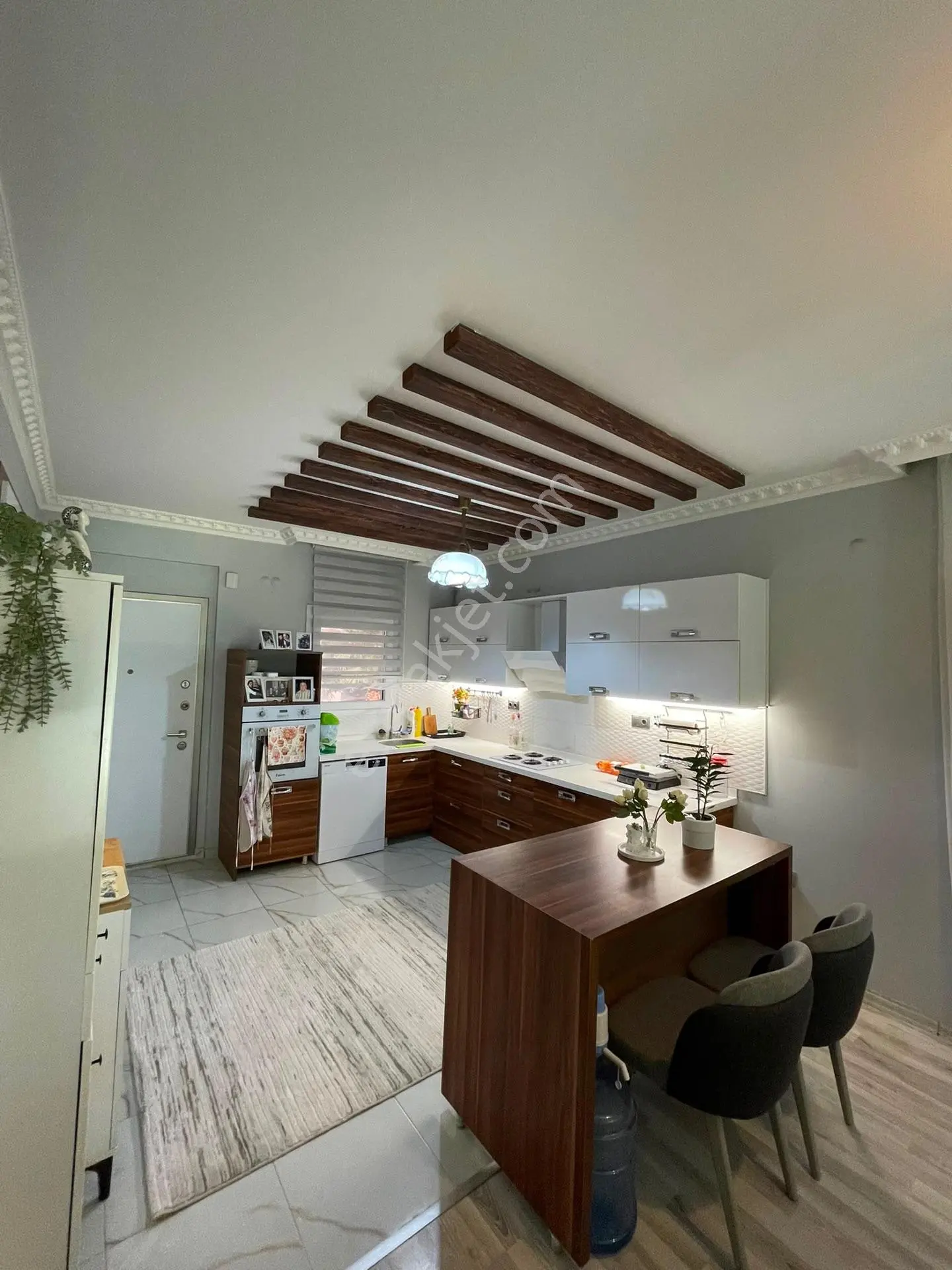 Havuzlu Sitede 2+1 Ara Kat Satılık Daire — fotoğraf 2