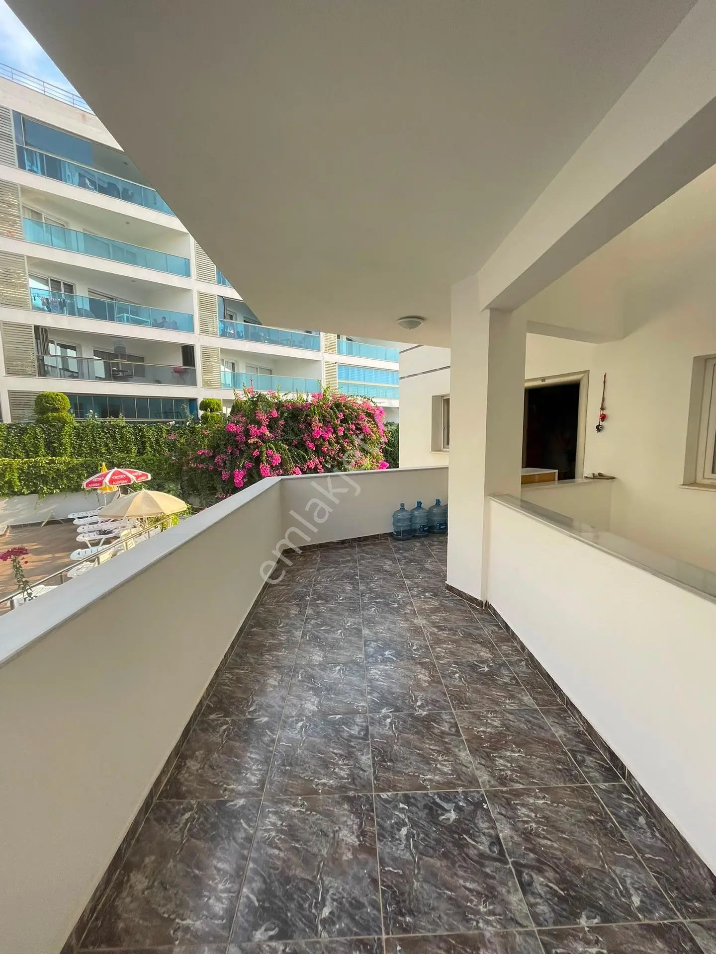 Havuzlu Sitede 2+1 Ara Kat Satılık Daire — fotoğraf 31