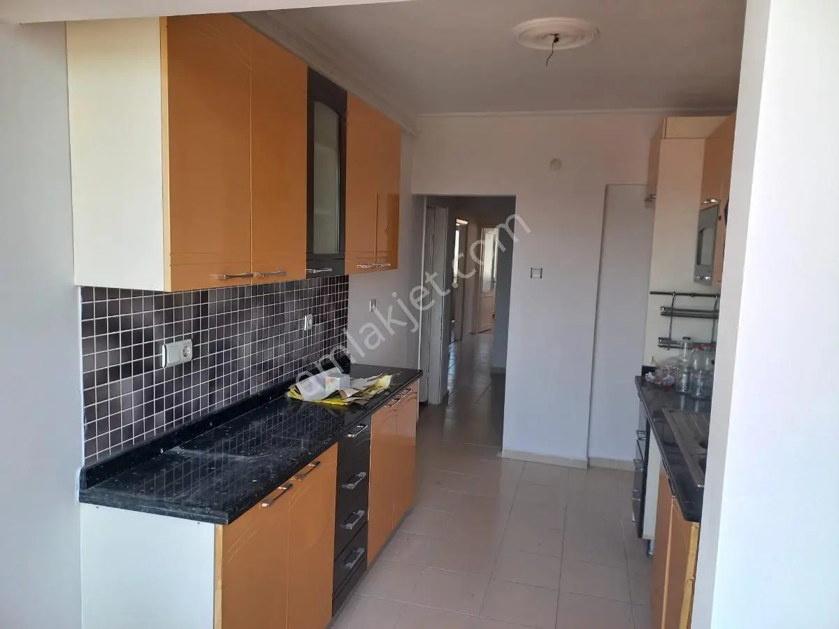 Küçükçekmece Yeni Mahalle 3+1 Satılık Daire — fotoğraf 2