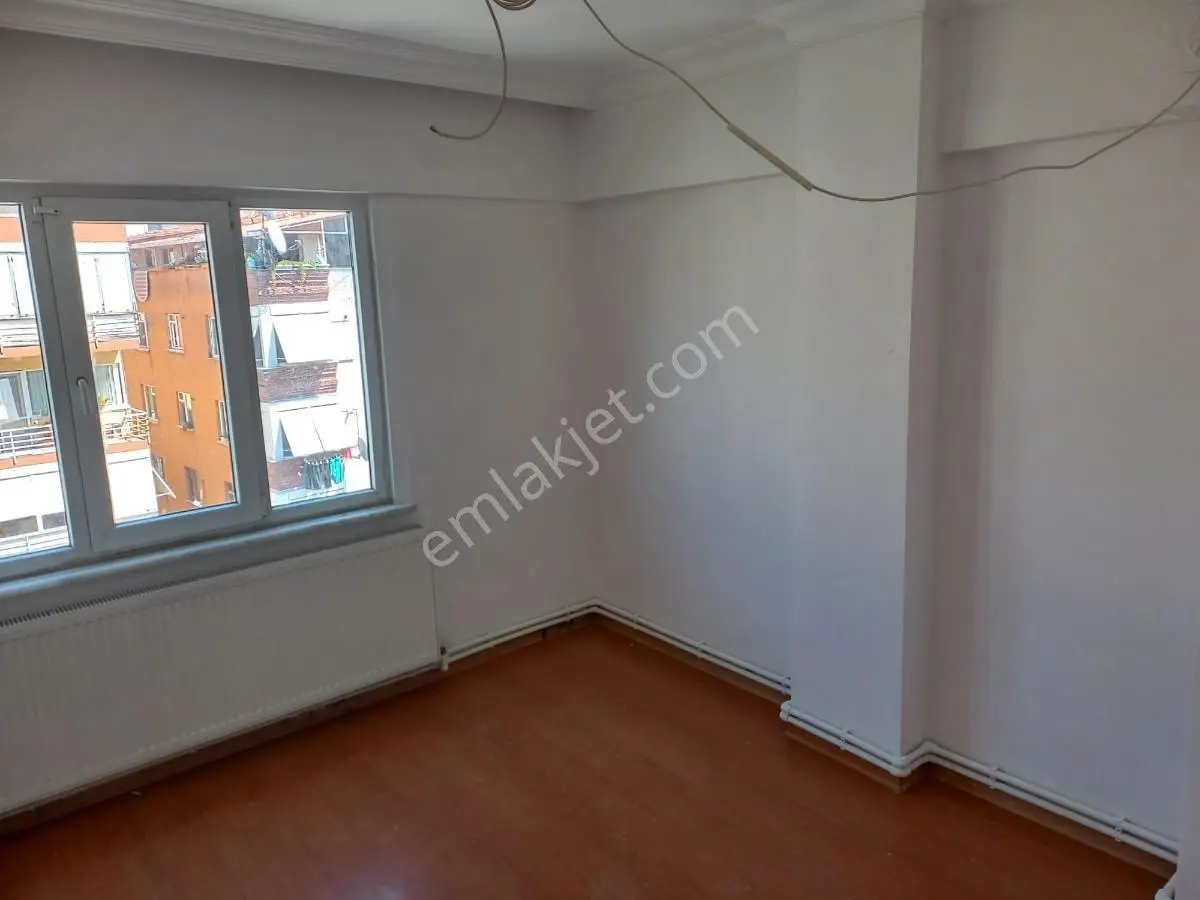 Küçükçekmece Yeni Mahalle 3+1 Satılık Daire — fotoğraf 3