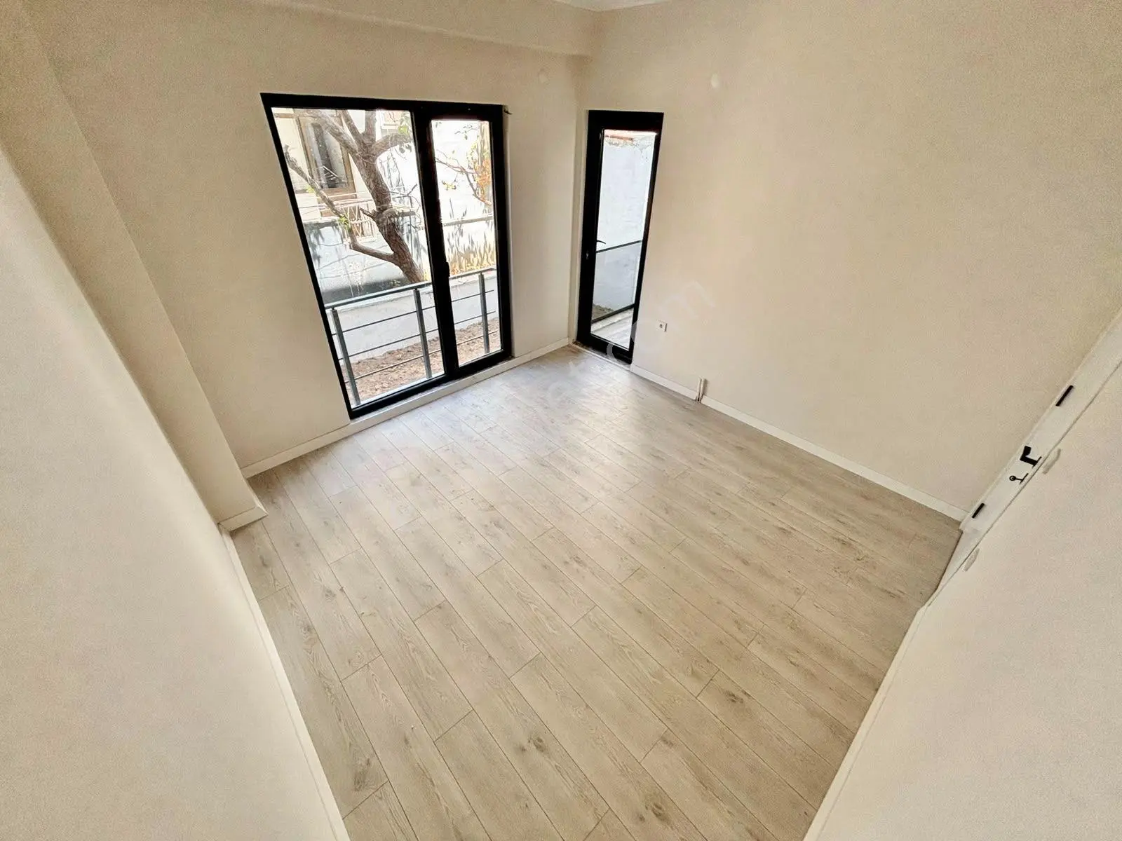 ꧁ay Emlaktan꧂akçay Güre Arasında Muhteşem Konumlu Bahçe Kullanımlı 2+1 Lüks Daire — fotoğraf 23