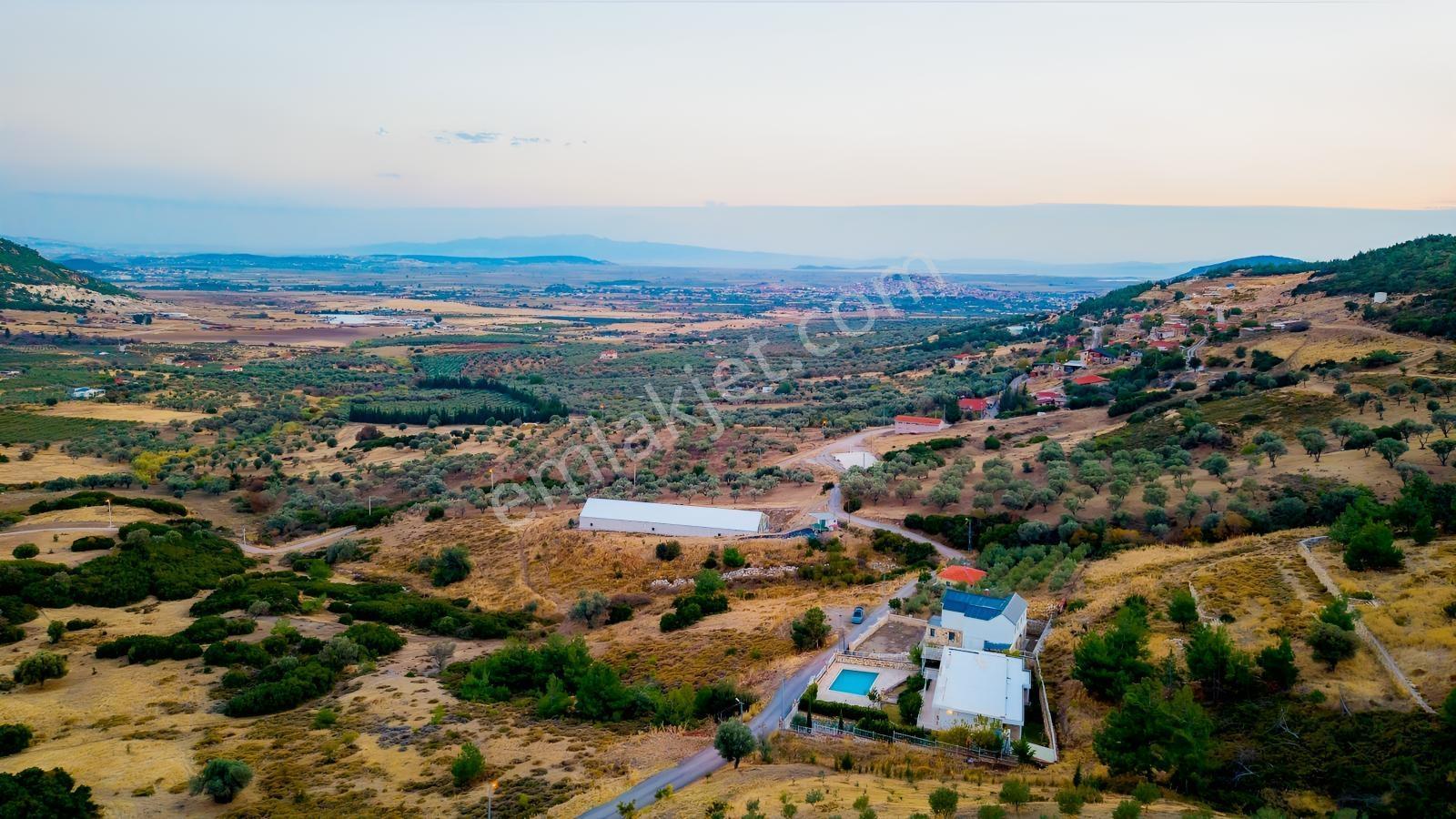 Foça Kocamehmetler'de Müstakil Tapulu Yola Cepheli Satılık Tarla — fotoğraf 10