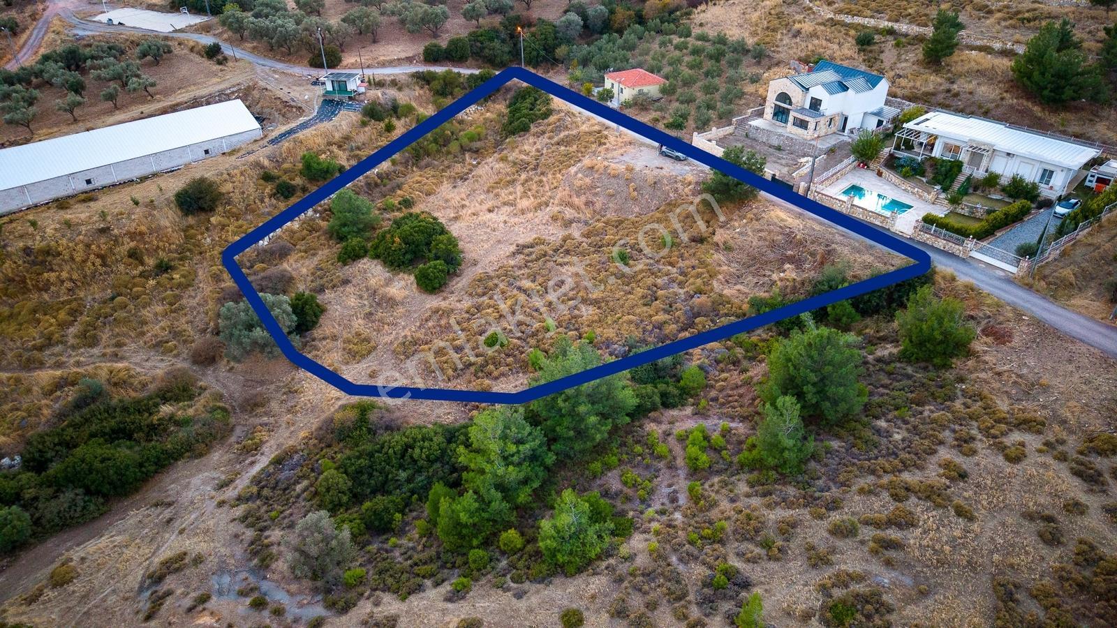 Foça Kocamehmetler'de Müstakil Tapulu Yola Cepheli Satılık Tarla — fotoğraf 19