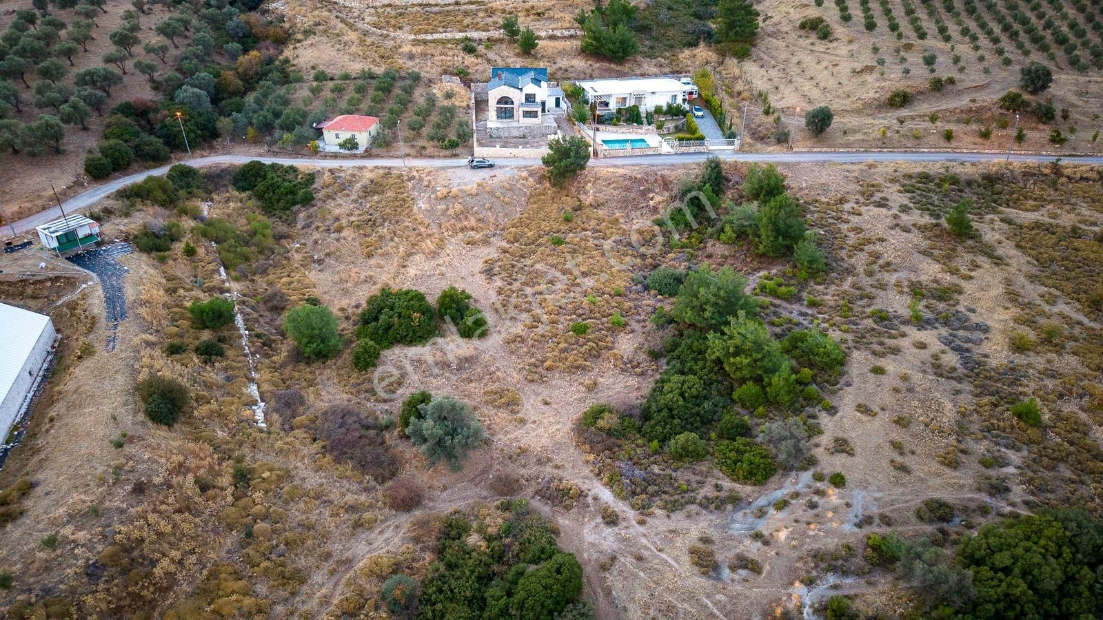 Foça Kocamehmetler'de Müstakil Tapulu Yola Cepheli Satılık Tarla — fotoğraf 21