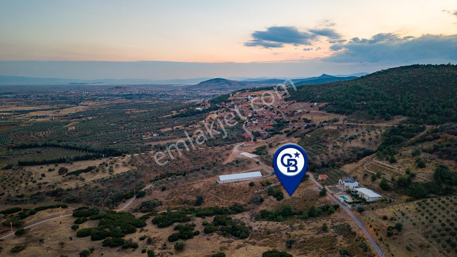 Foça Kocamehmetler'de Müstakil Tapulu Yola Cepheli Satılık Tarla — fotoğraf 35