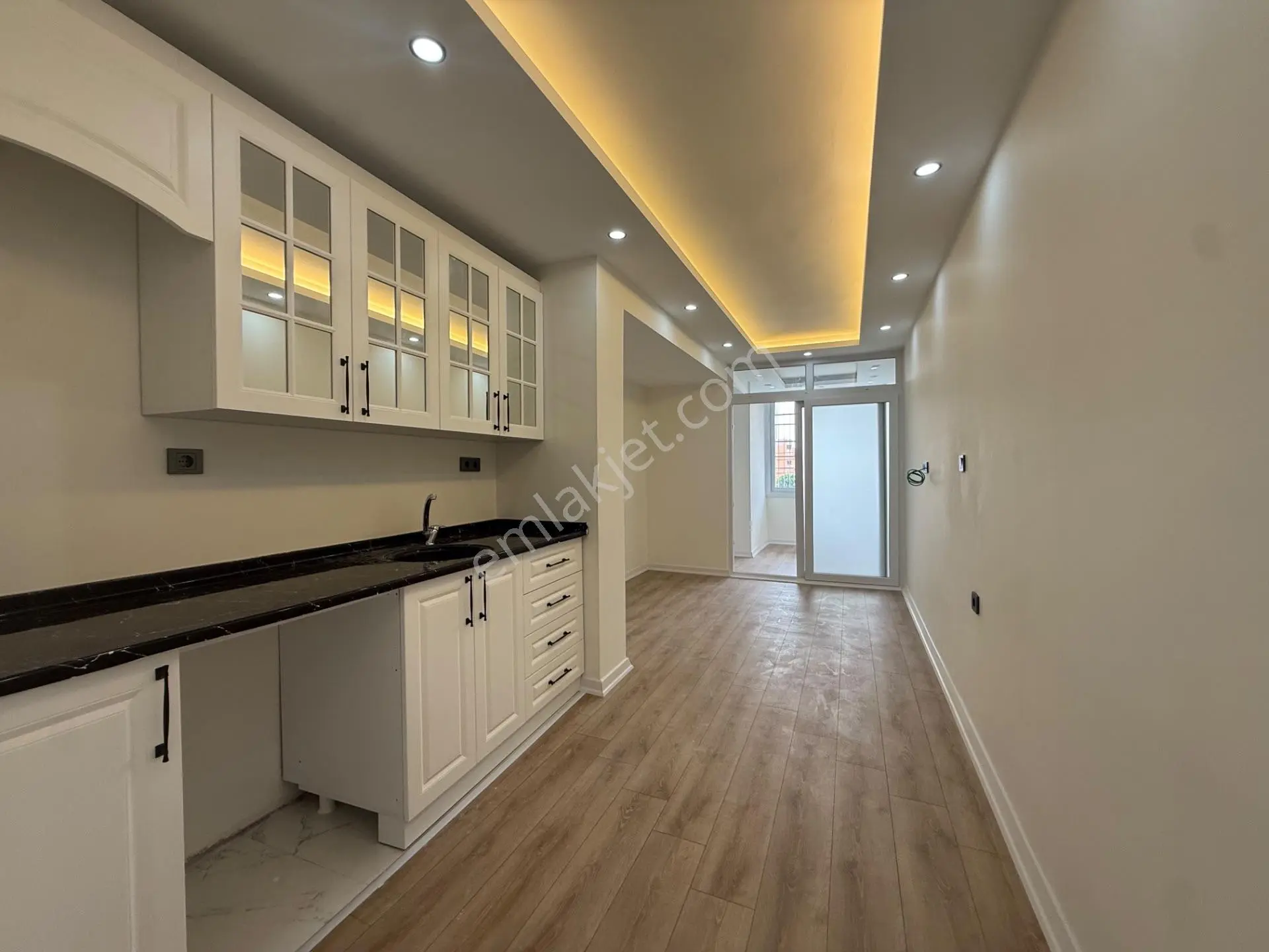 Metro Hastanesi Civarı İçi Fuul Yapılı 1+1 Satılık Daire
