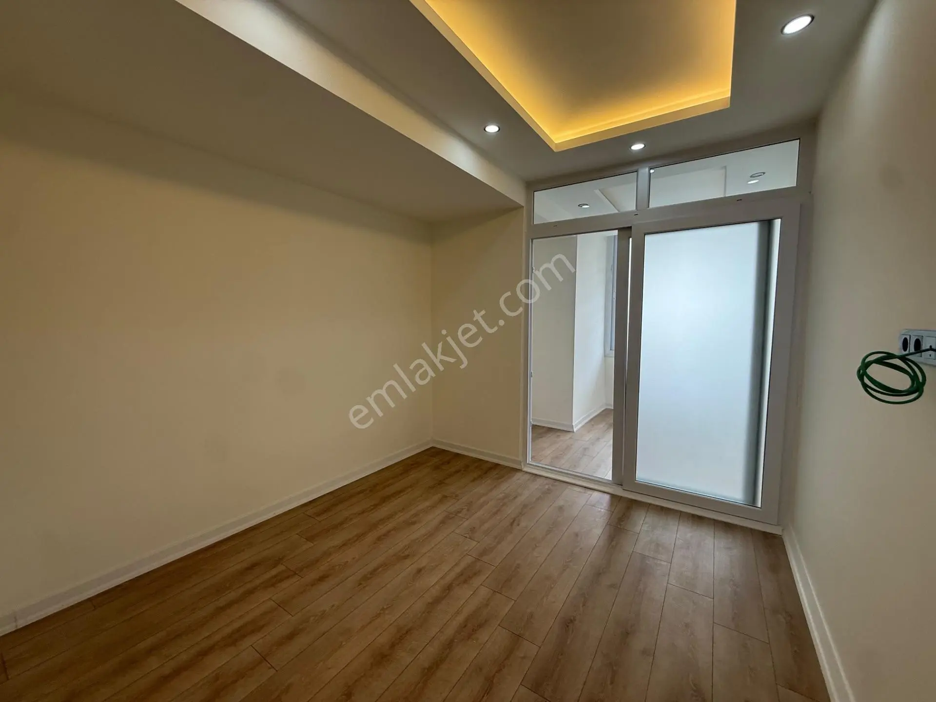 Metro Hastanesi Civarı İçi Fuul Yapılı 1+1 Satılık Daire — fotoğraf 5