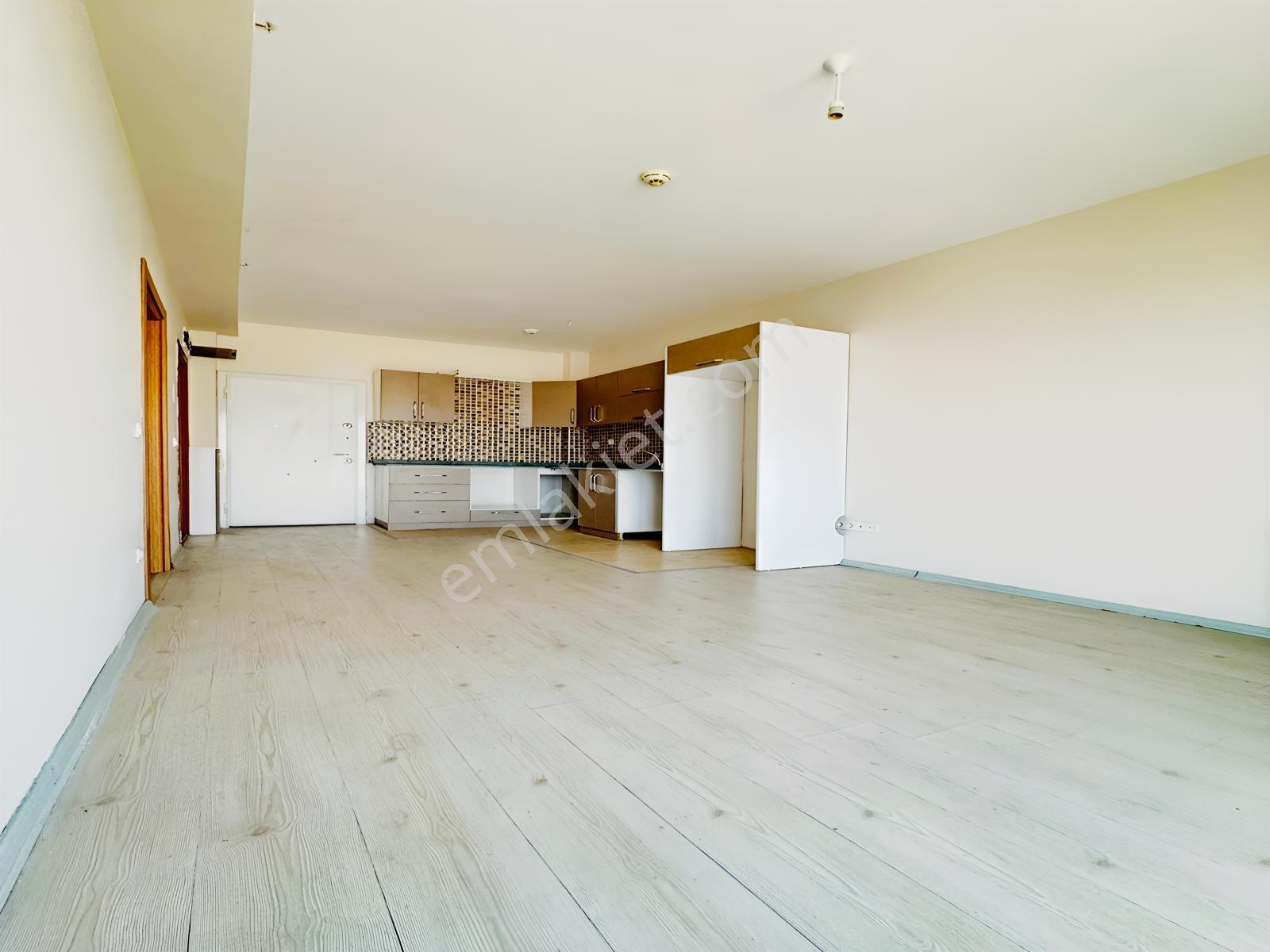 Cumhuriyet Mahallesi Havuzlu+güvenlikli Site İçi 1+1 Daire ! — fotoğraf 6