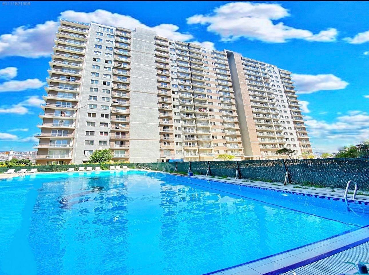 Cumhuriyet Mahallesi Havuzlu+güvenlikli Site İçi 1+1 Daire ! — fotoğraf 15