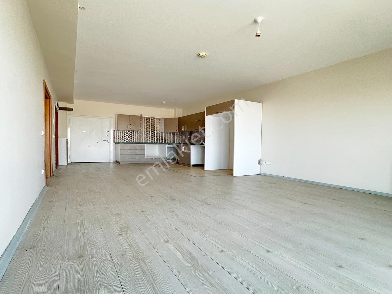 Cumhuriyet Mahallesi Havuzlu+güvenlikli Site İçi 1+1 Daire ! — fotoğraf 25