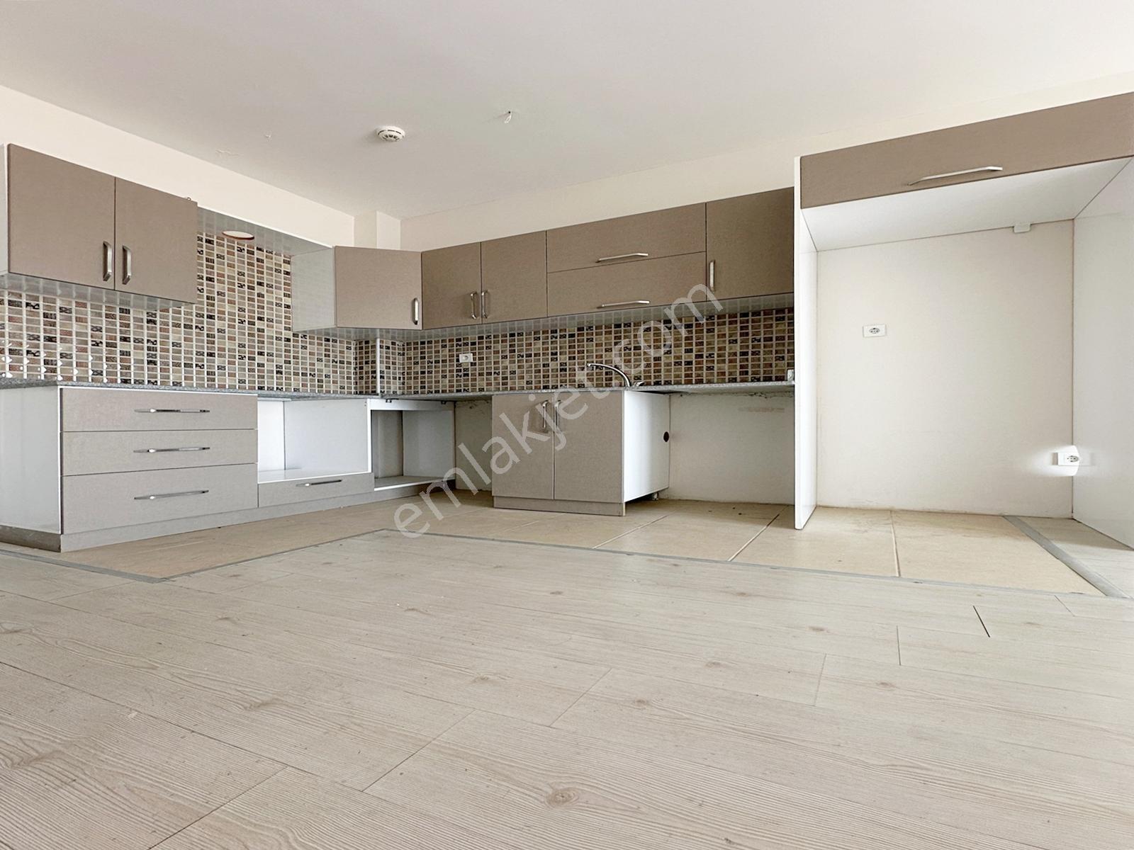 Cumhuriyet Mahallesi Havuzlu+güvenlikli Site İçi 1+1 Daire ! — fotoğraf 31