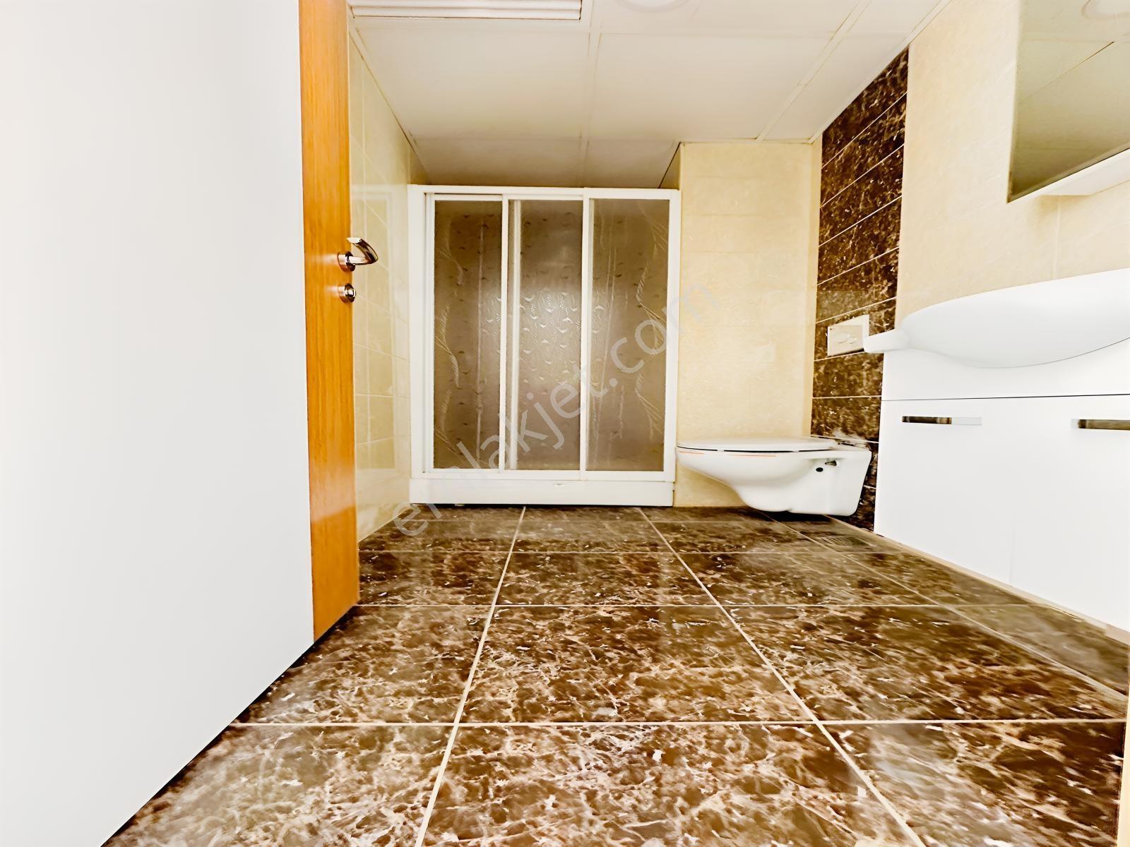 Cumhuriyet Mahallesi Havuzlu+güvenlikli Site İçi 1+1 Daire ! — fotoğraf 35
