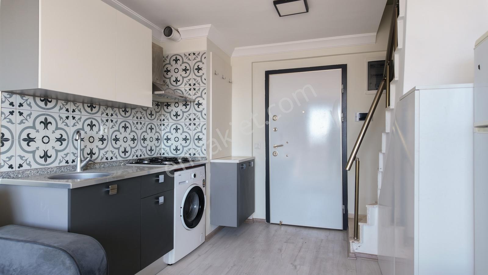 Aydın Efeler Başar Suites'de Eşyalı Satılık 1+1 Dubleks Daire — fotoğraf 9
