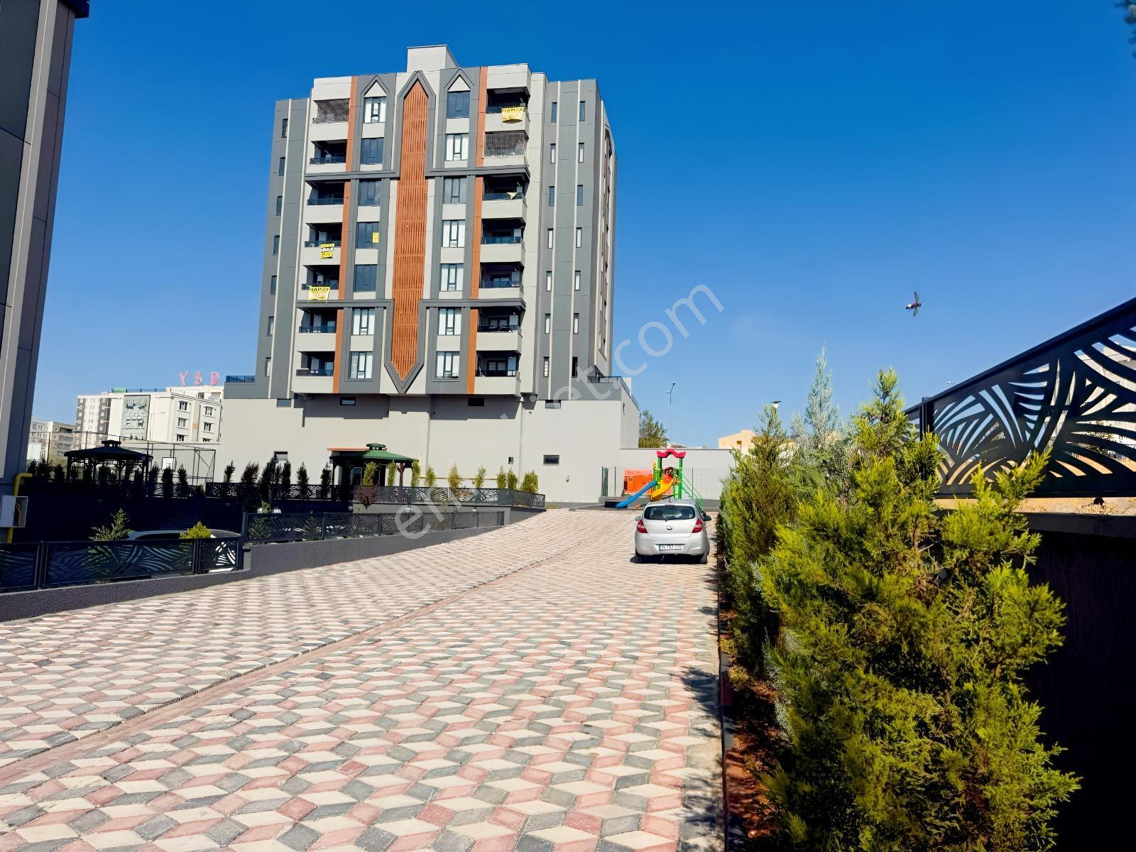 2 Bloklu Sitede Konforlu Yaşam Sunan Satılık 2+1