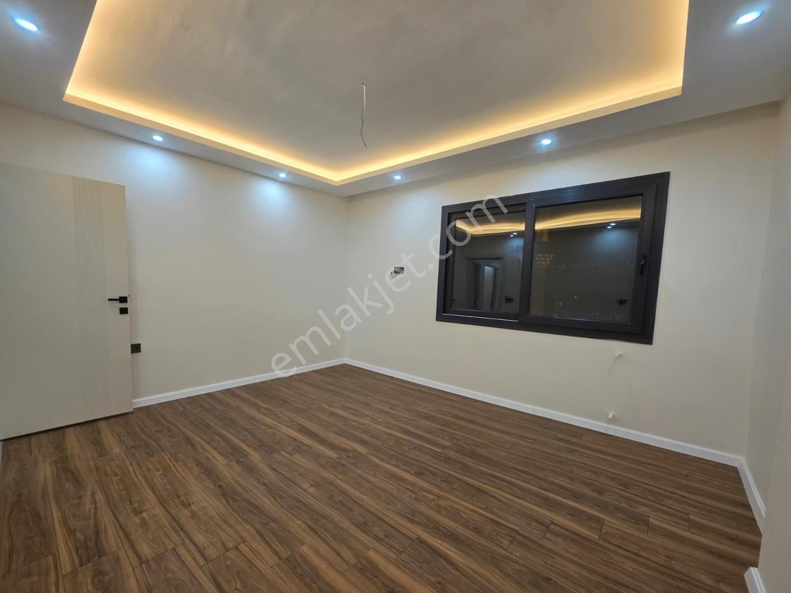 İz'den Uğur Mumcu'da 4+1 Göl Manzaralı Lüks İşçilik — fotoğraf 3