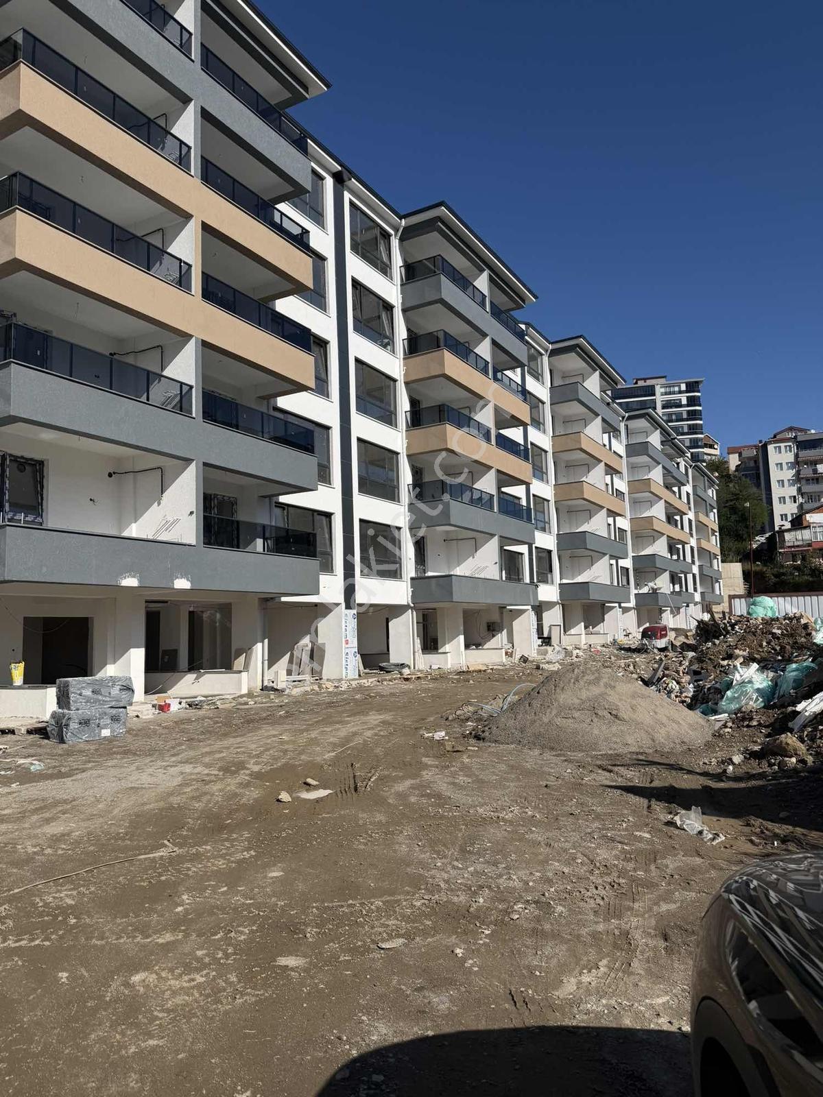 Engin Emlaktan Kemerde Satlık 2+1 Daire