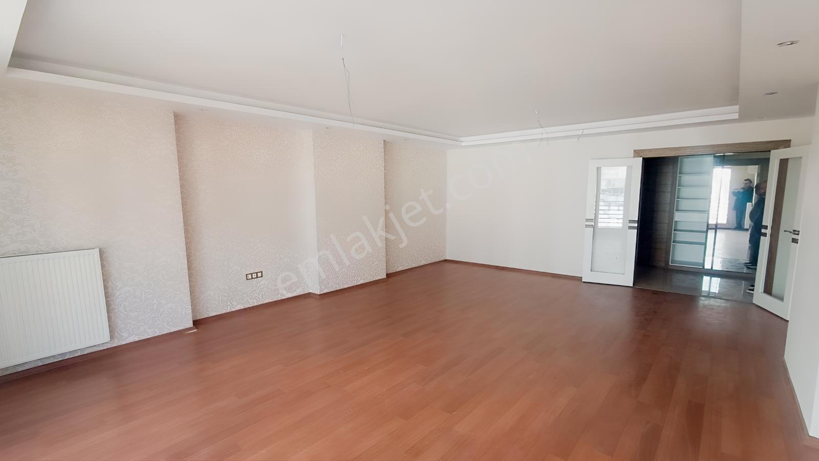 Remax Hedef Gökhan Aslantaş'tan 11 Mahalle Sitesi 4+1 Lux Daire — fotoğraf 7