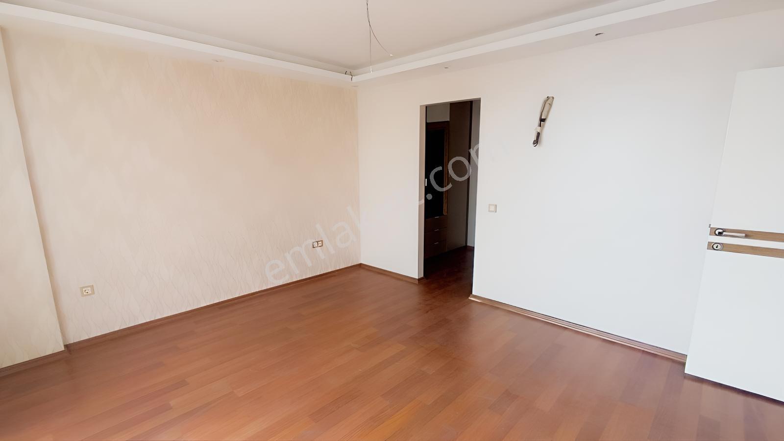 Remax Hedef Gökhan Aslantaş'tan 11 Mahalle Sitesi 4+1 Lux Daire — fotoğraf 13