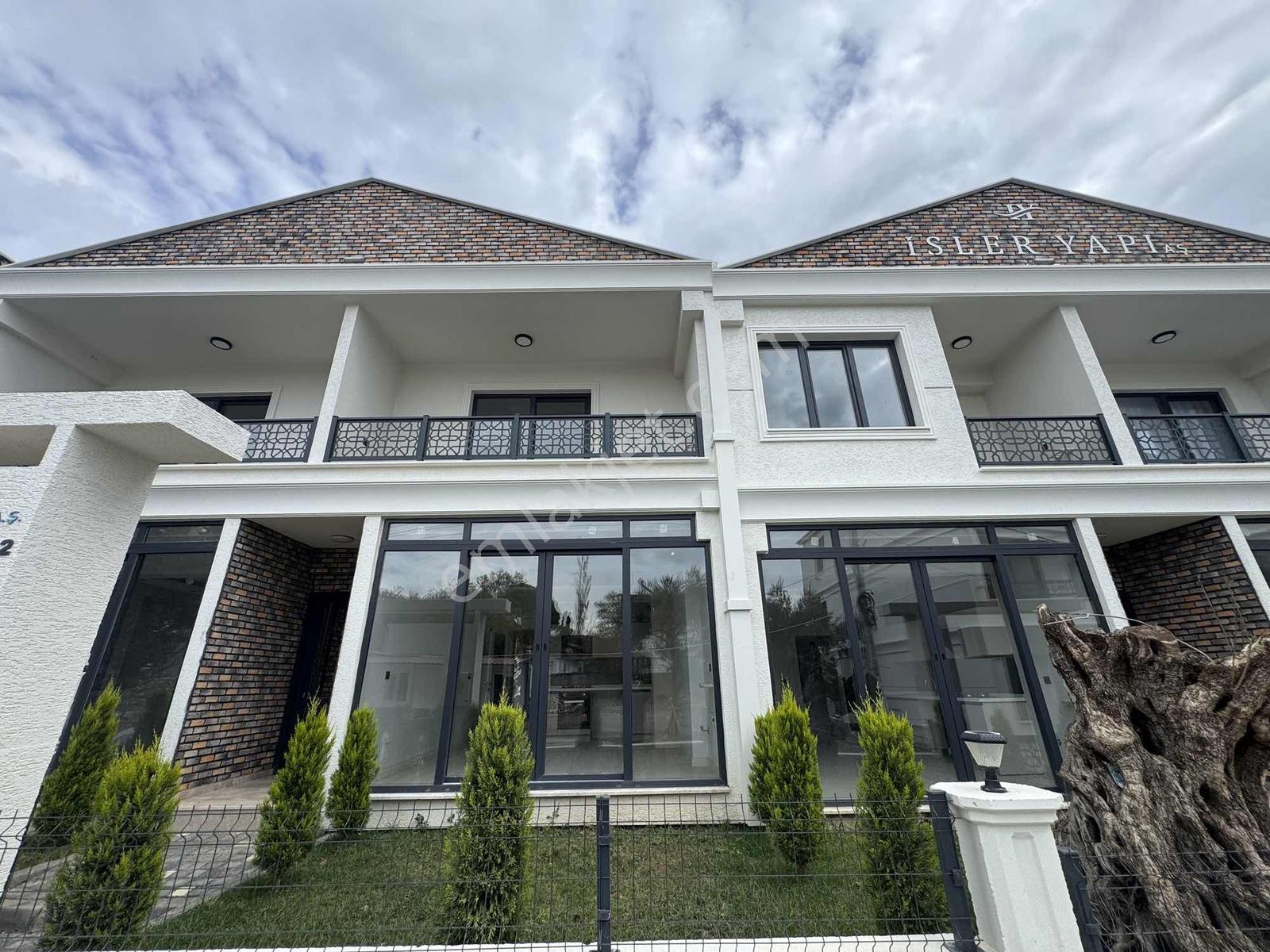 Güçlü Kardeşlerden Güre Köy Merkezinde 1+1 Sıfır Bahçeli Daire — fotoğraf 4