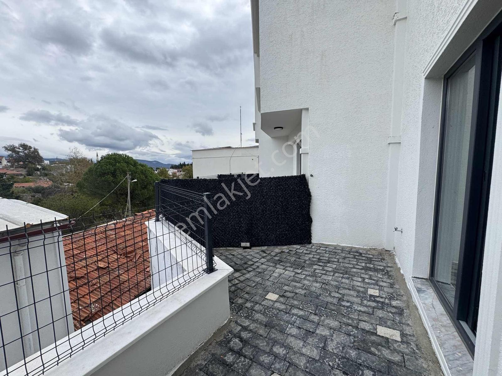Güçlü Kardeşlerden Güre Köy Merkezinde 1+1 Sıfır Bahçeli Daire — fotoğraf 23
