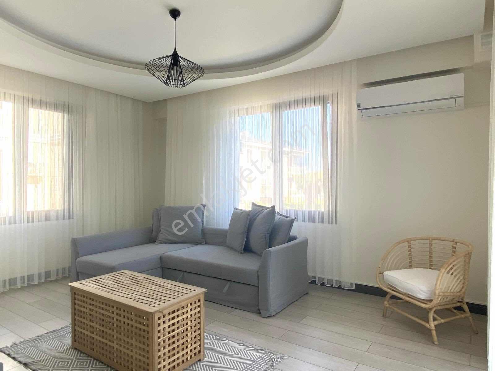 Güçlü Kardeşler Havuzlu Site İçerisinde Denize 150m 2+1 Daire — fotoğraf 12