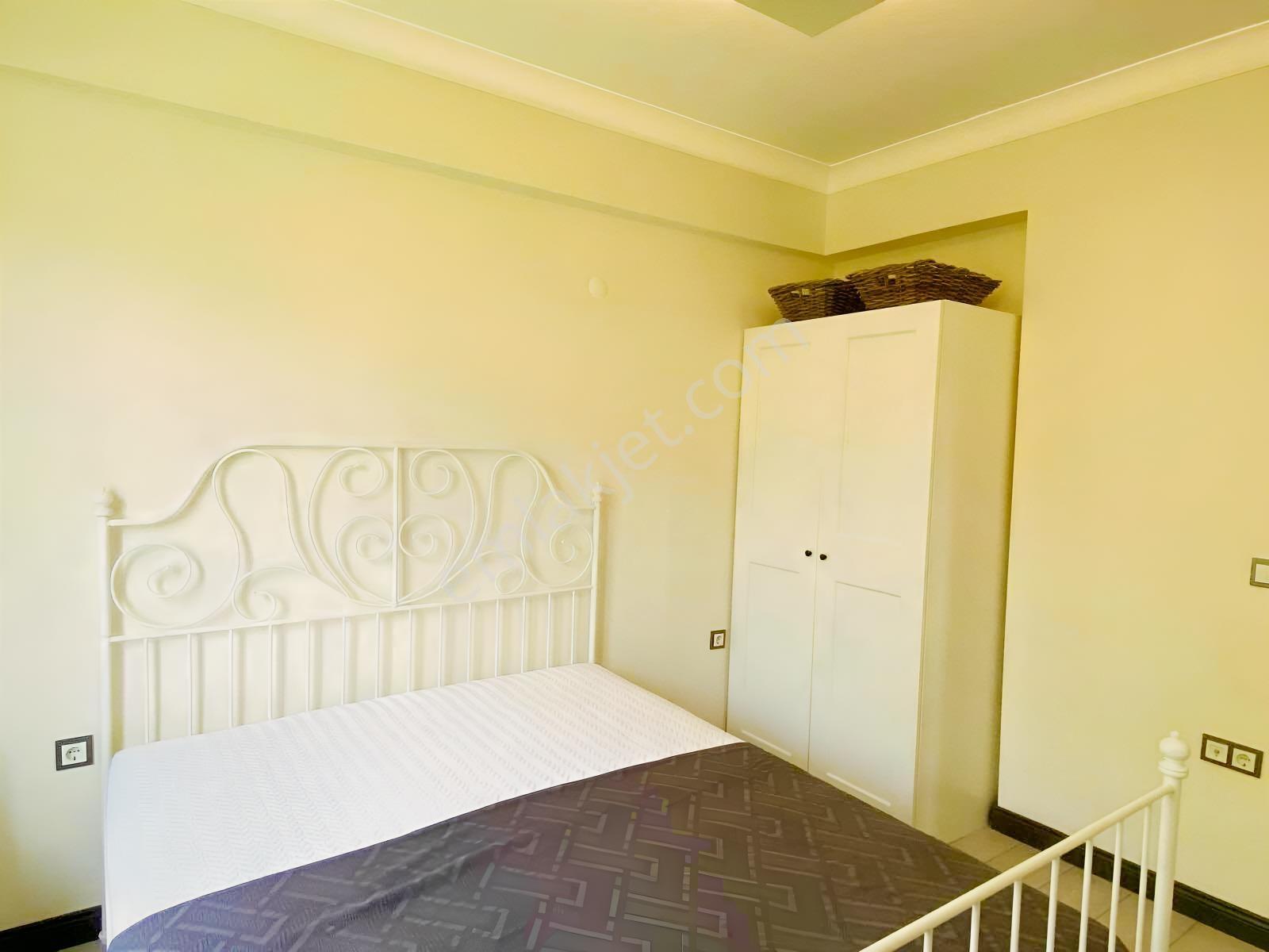 Güçlü Kardeşler Havuzlu Site İçerisinde Denize 150m 2+1 Daire — fotoğraf 18