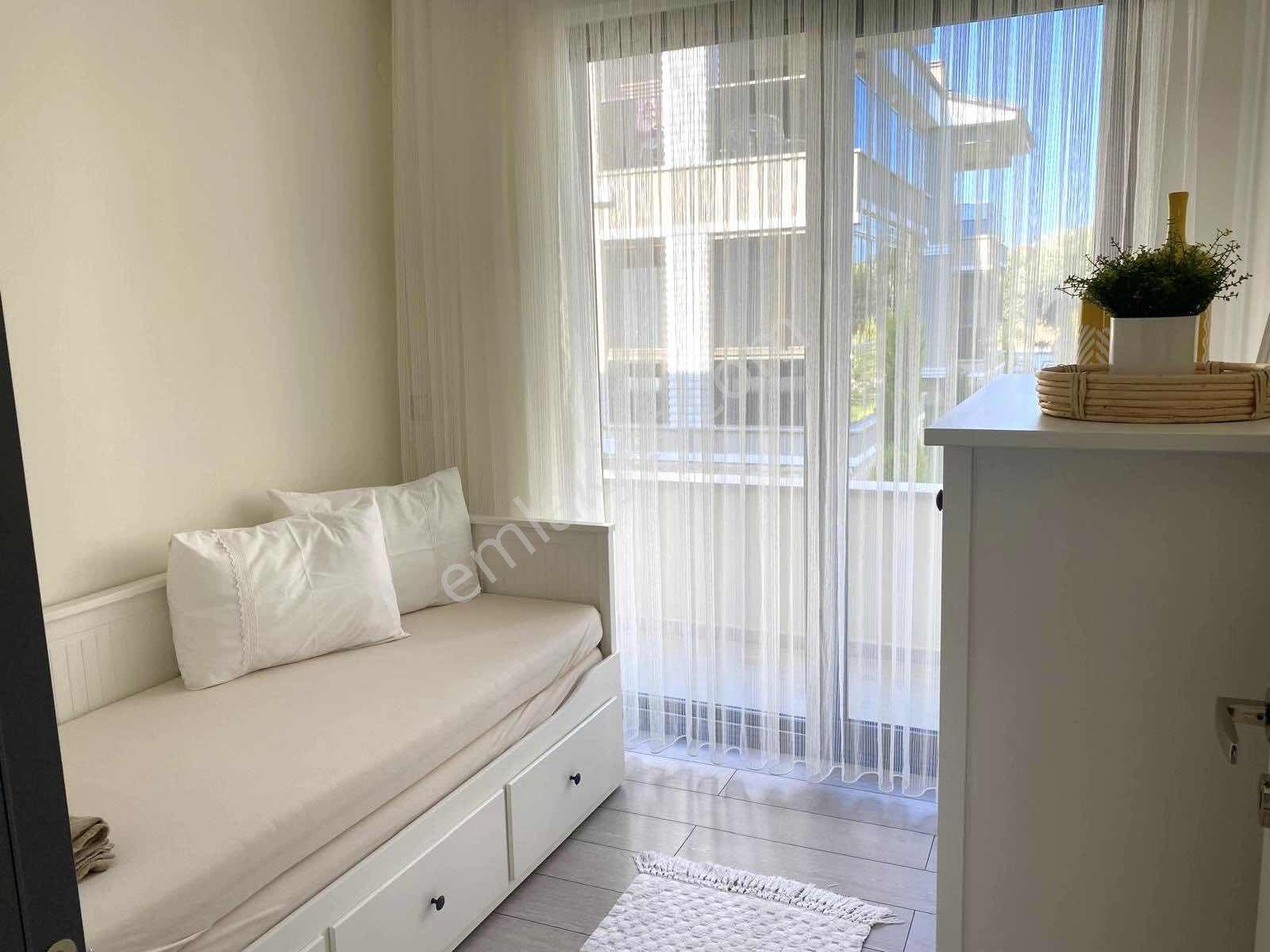Güçlü Kardeşler Havuzlu Site İçerisinde Denize 150m 2+1 Daire — fotoğraf 25
