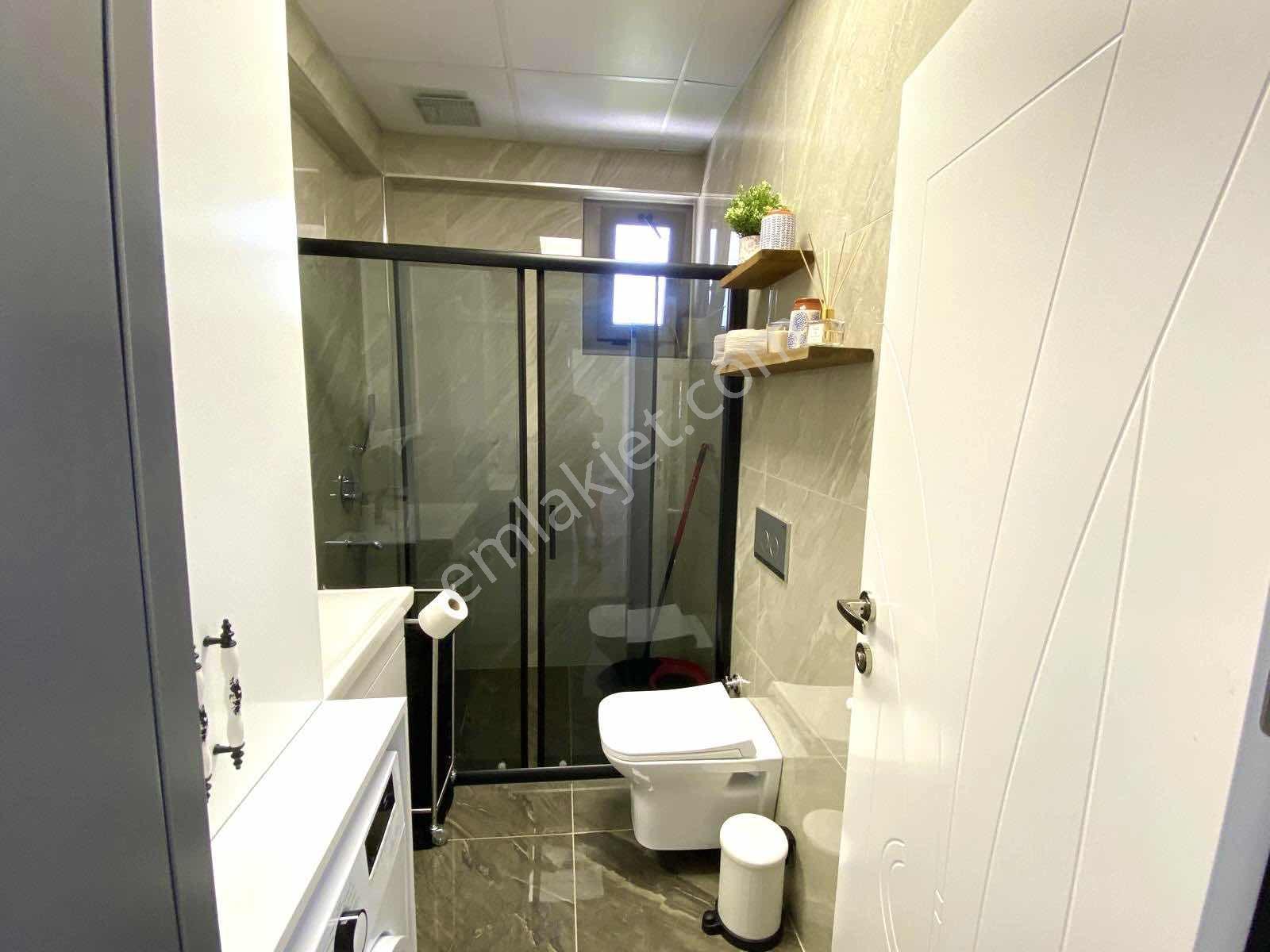 Güçlü Kardeşler Havuzlu Site İçerisinde Denize 150m 2+1 Daire — fotoğraf 27
