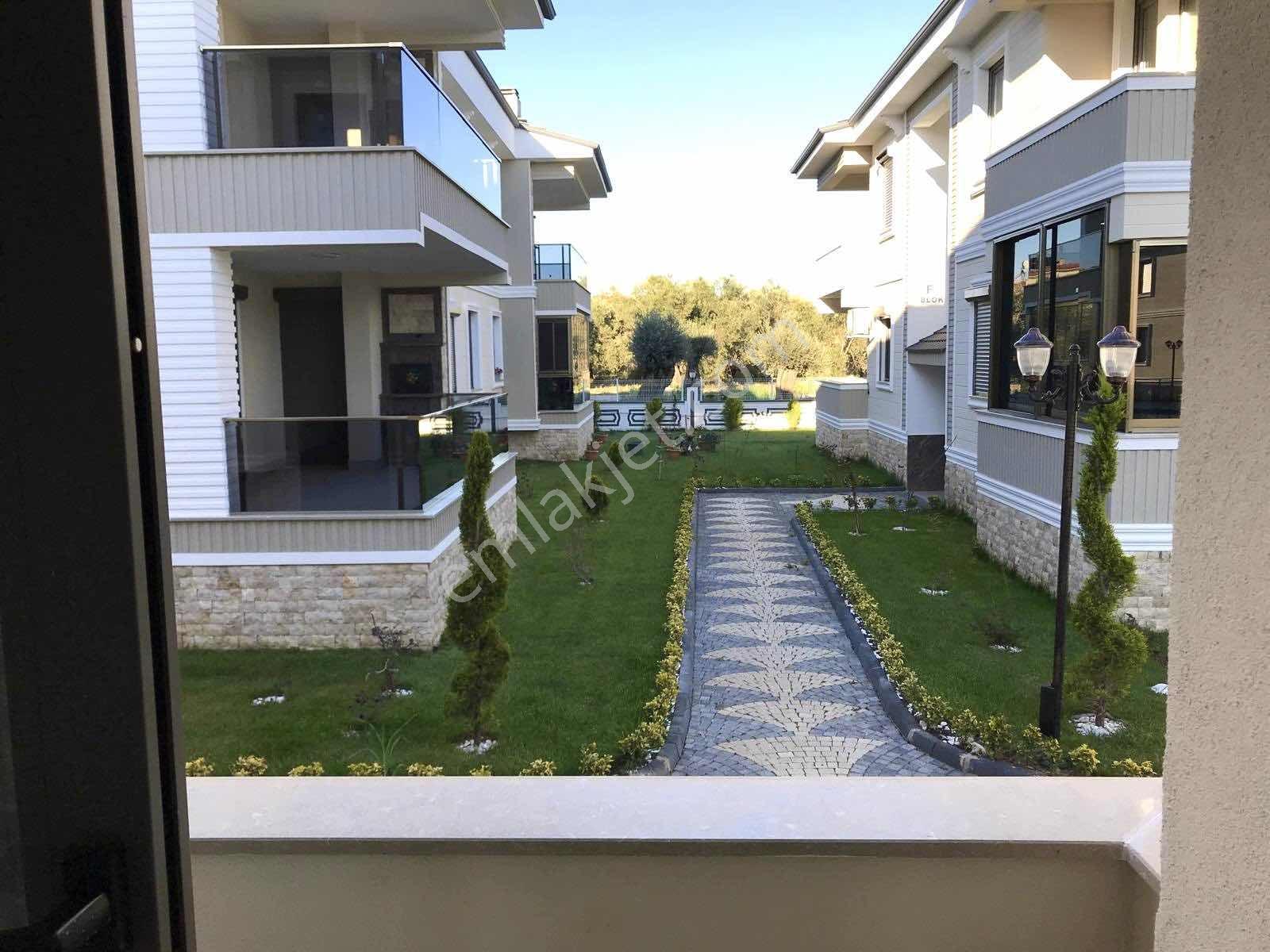 Güçlü Kardeşler Havuzlu Site İçerisinde Denize 150m 2+1 Daire — fotoğraf 28