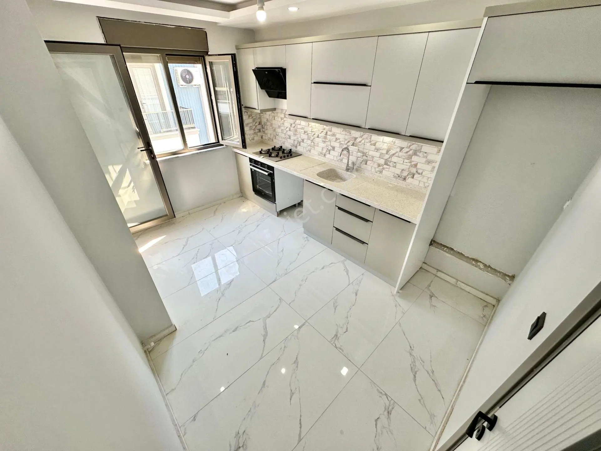 ꧁ay Emlaktan꧂akçay'da Muhteşem Konumlu Denize 600 Metre Geniş Teraslı Satılık 4+1 Dublex Daire — fotoğraf 4