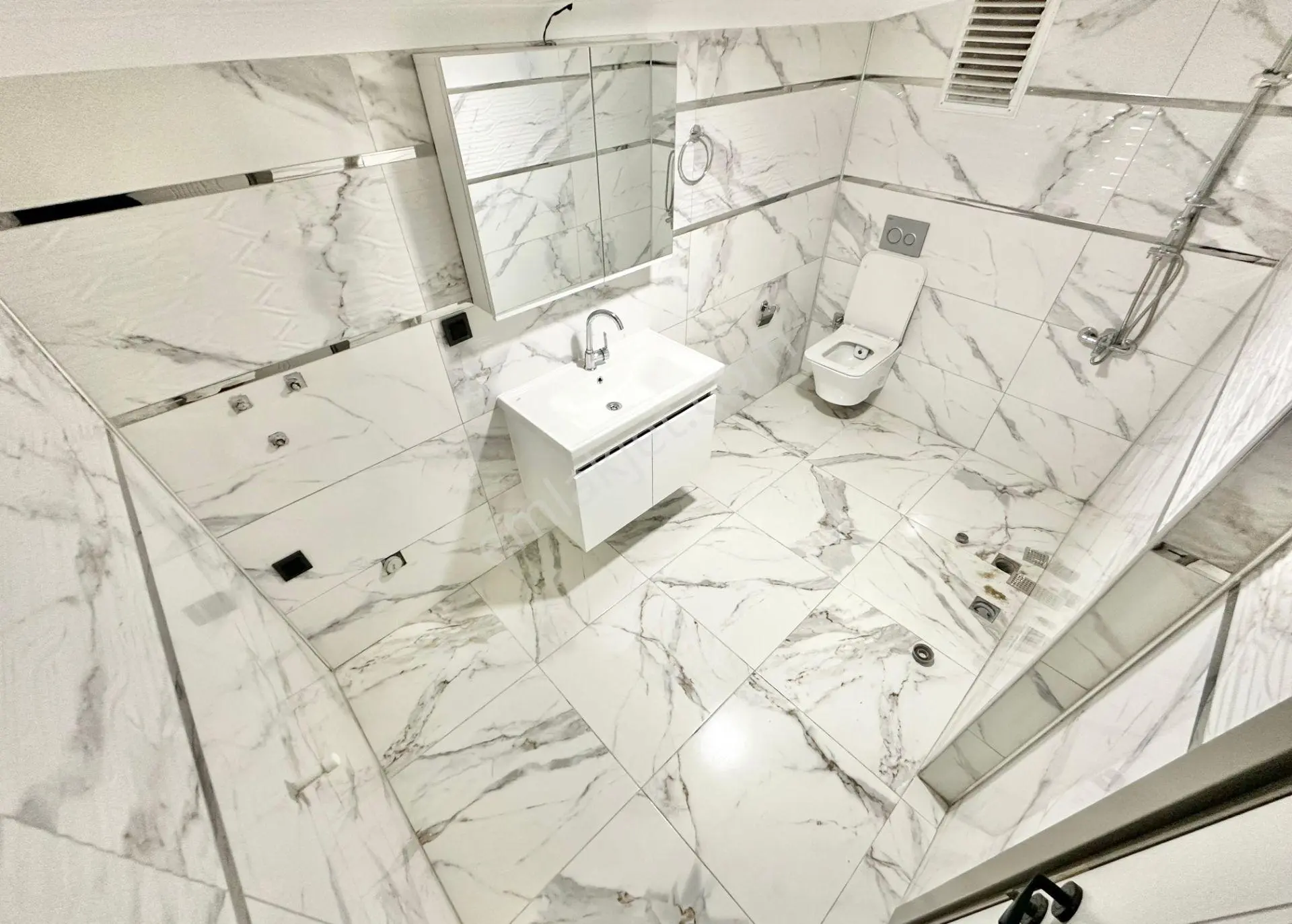 ꧁ay Emlaktan꧂akçay'da Muhteşem Konumlu Denize 600 Metre Geniş Teraslı Satılık 4+1 Dublex Daire — fotoğraf 10