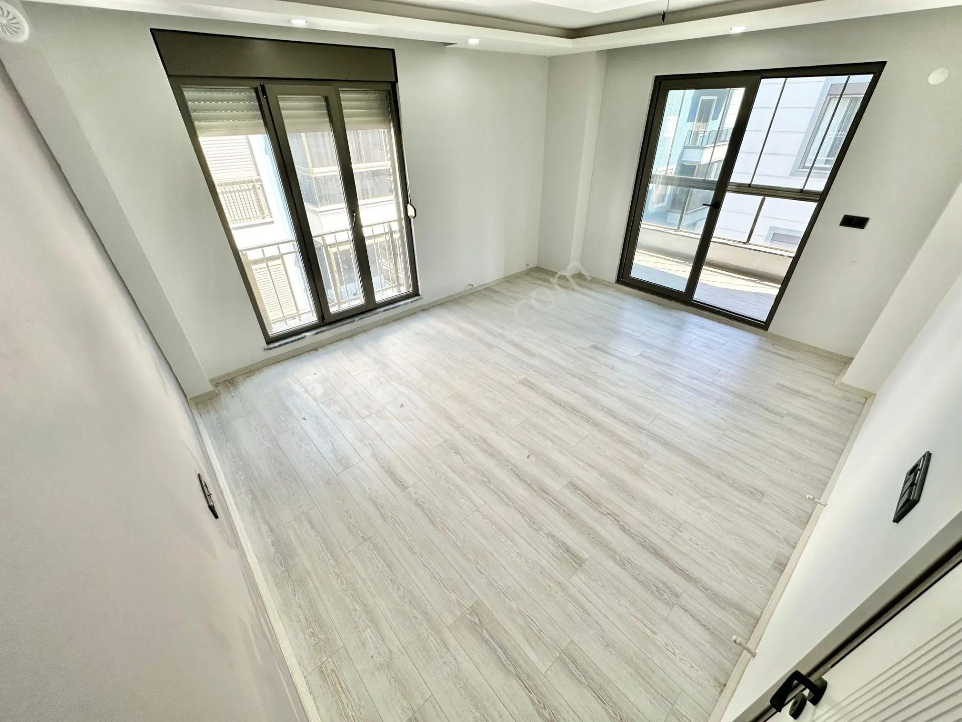 ꧁ay Emlaktan꧂akçay'da Muhteşem Konumlu Denize 600 Metre Geniş Teraslı Satılık 4+1 Dublex Daire — fotoğraf 17