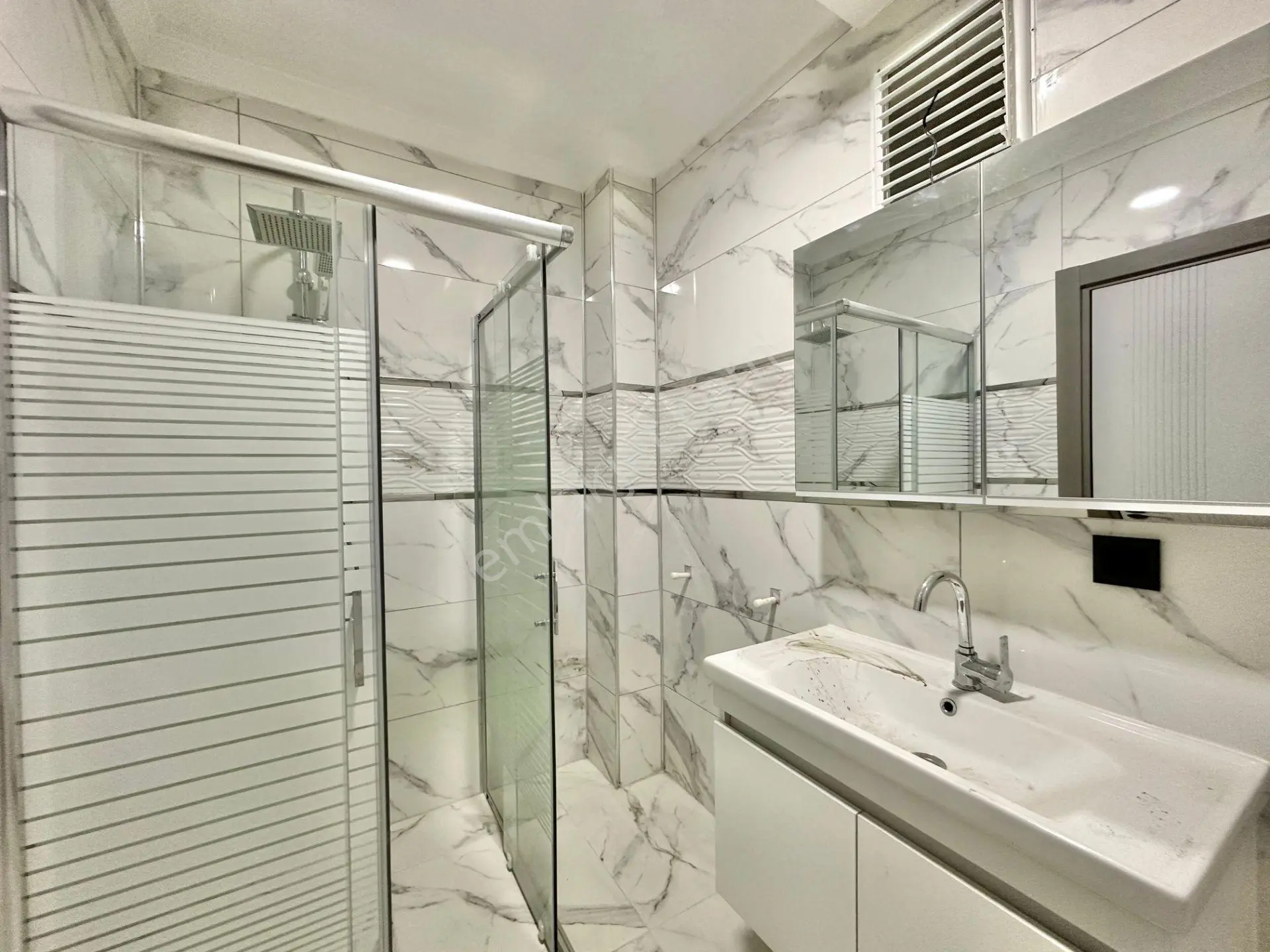 ꧁ay Emlaktan꧂akçay'da Muhteşem Konumlu Denize 600 Metre Geniş Teraslı Satılık 4+1 Dublex Daire — fotoğraf 31