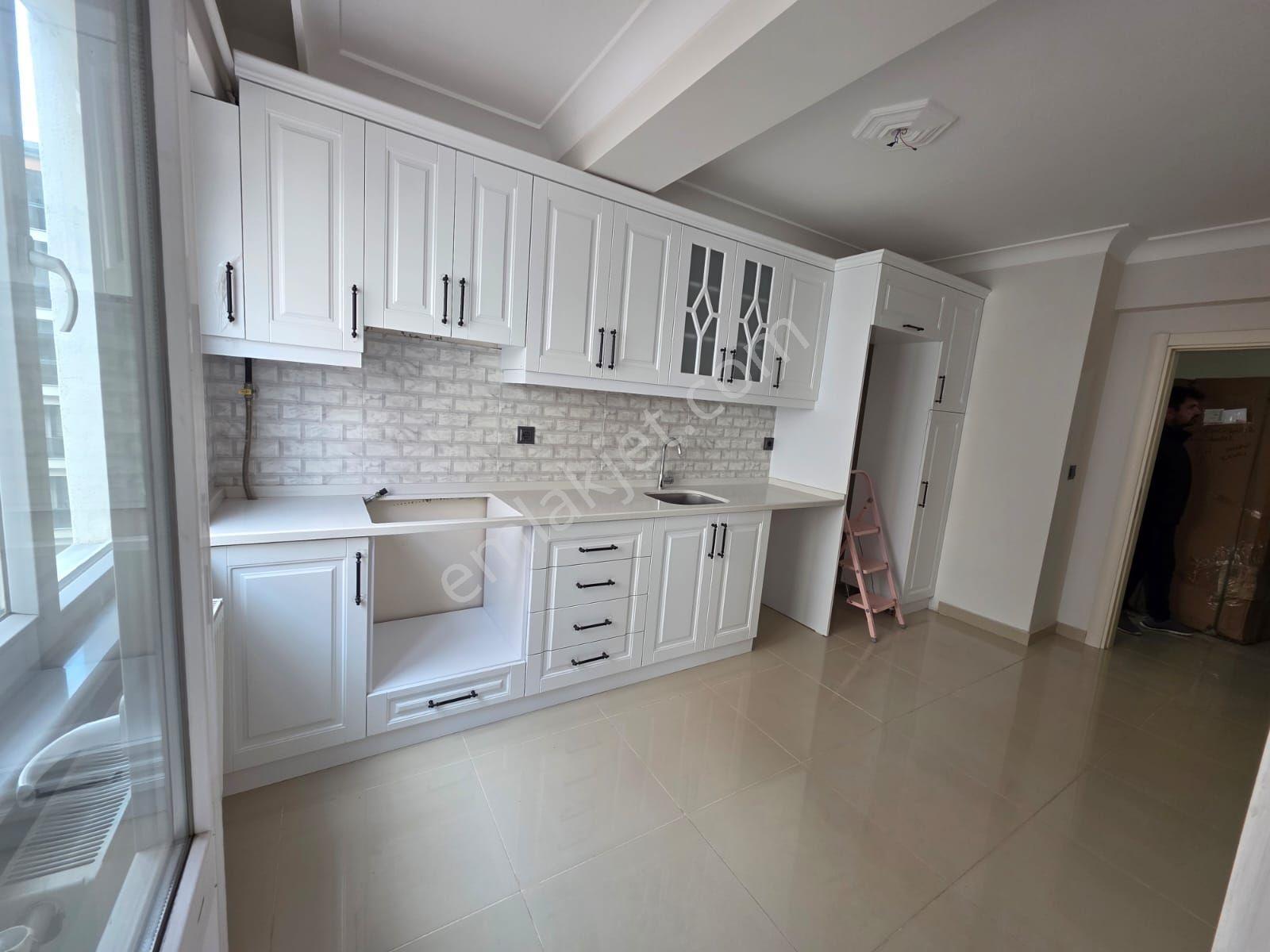 Muhittin Mahallesinde Geniş 3+1 Satılık Daire