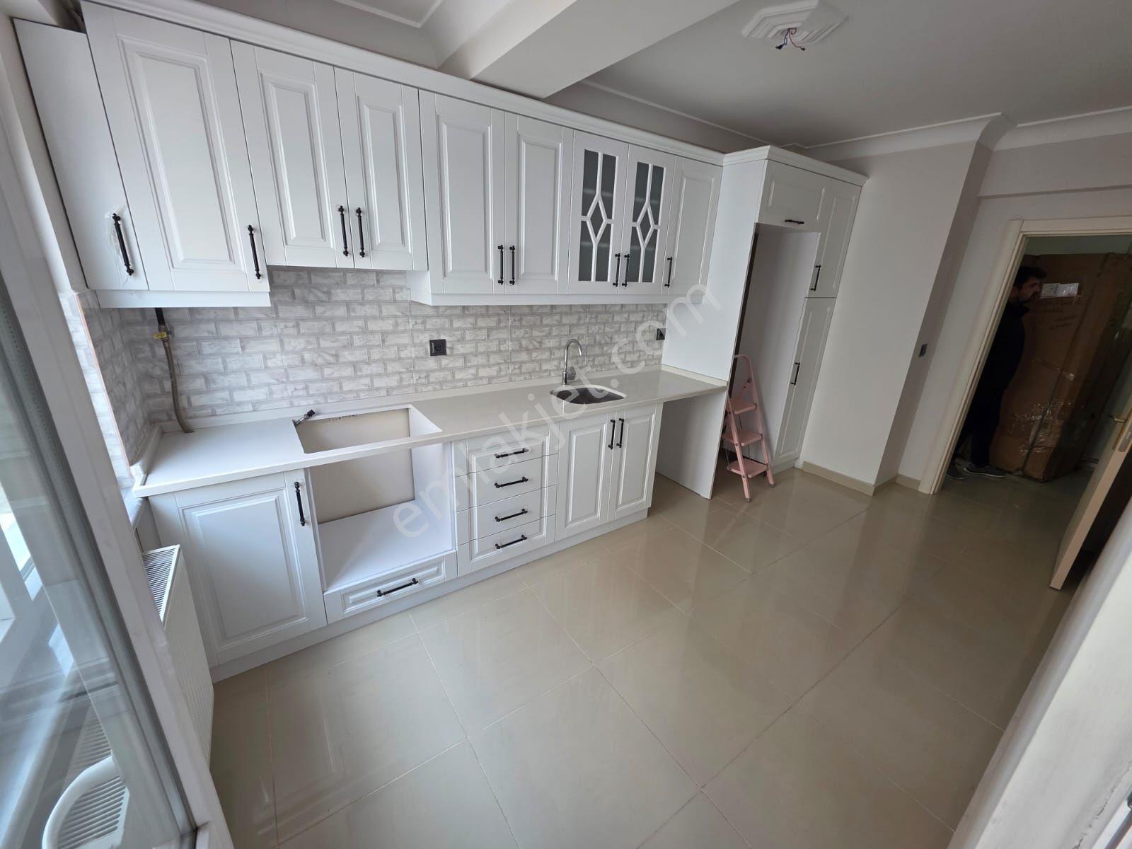 Muhittin Mahallesinde Geniş 3+1 Satılık Daire — fotoğraf 2