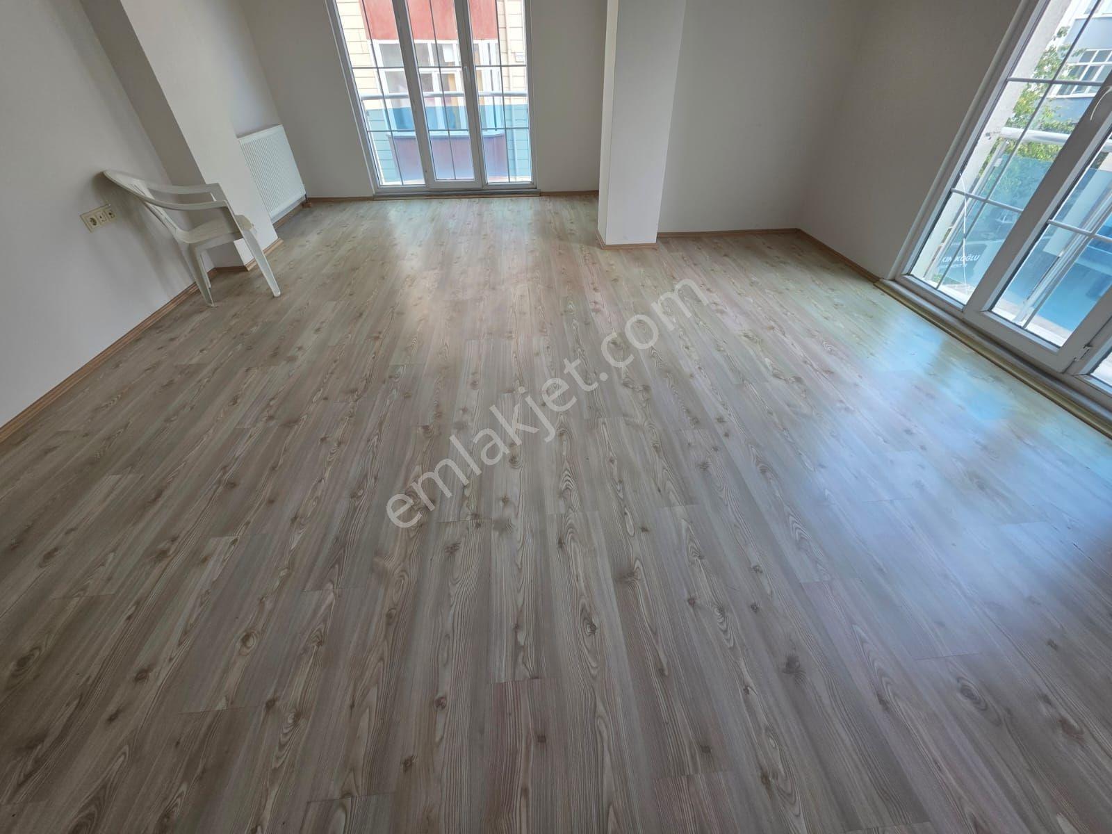 Muhittin Mahallesinde Geniş 3+1 Satılık Daire — fotoğraf 6