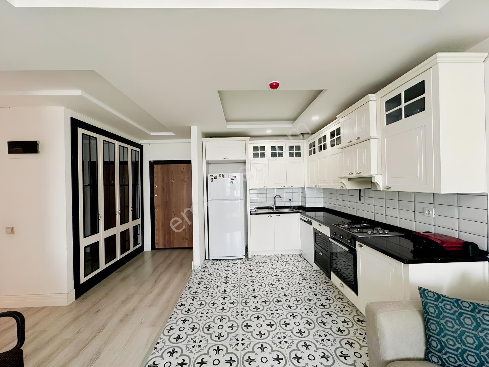 Remax Palm'den İlkem Botanik Sit.'de Full Eşyalı Satılık 2+1 — fotoğraf 3