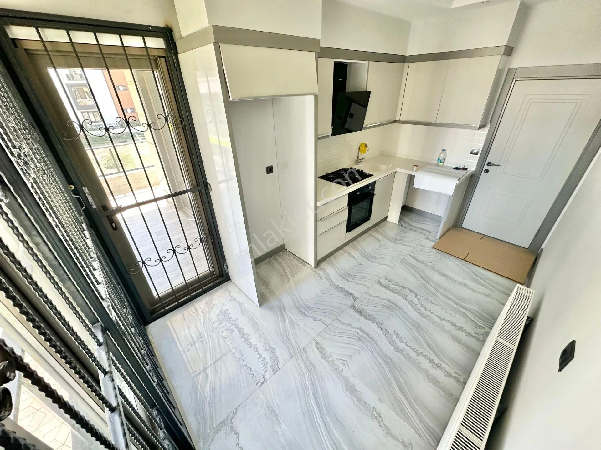 ꧁ay Emlaktan꧂akçay'da Denize Yakın Kombili Arakat Satılık 2+1 Ultra Lüks Daire — fotoğraf 6