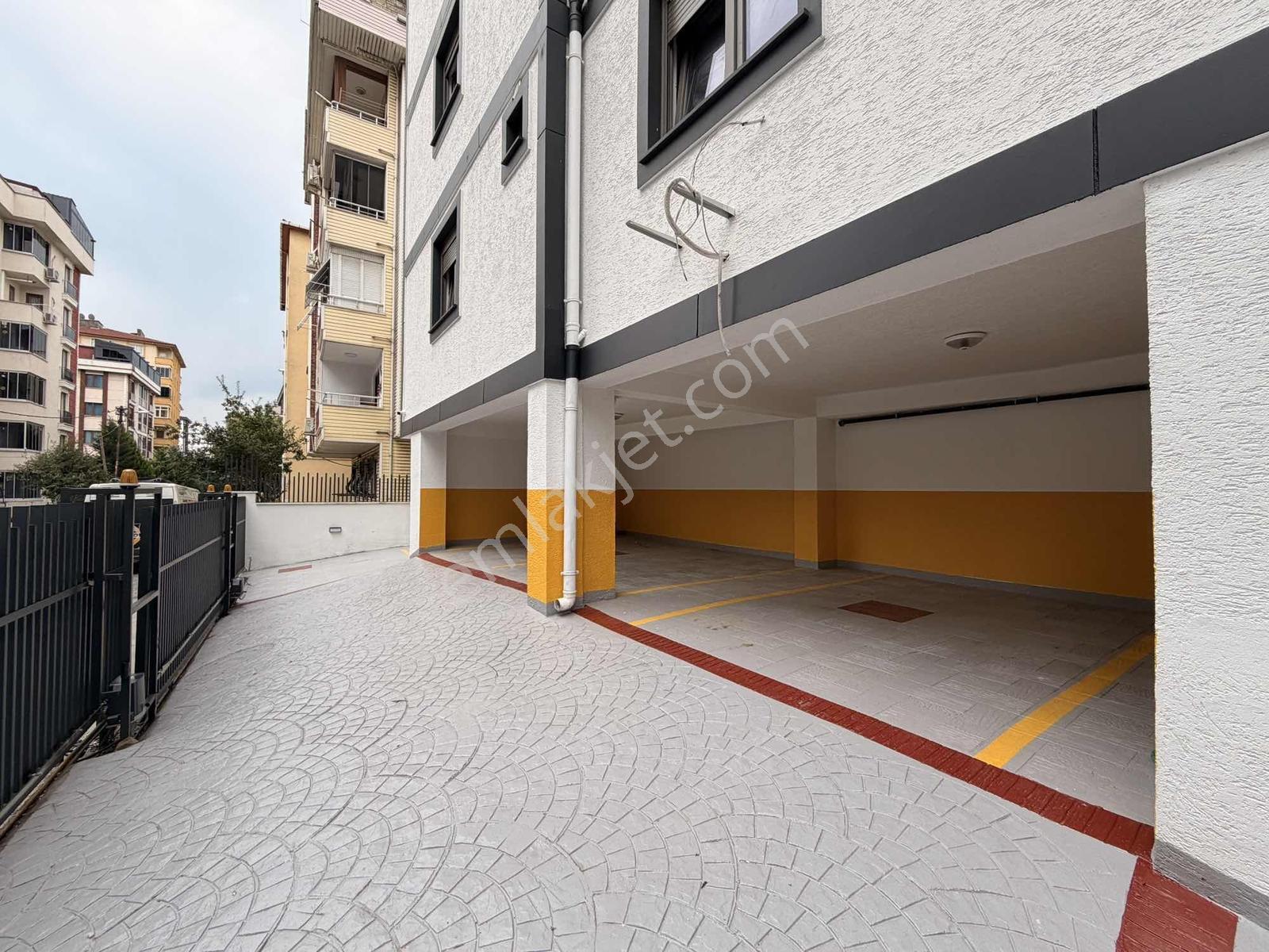 Focustan Merkezi Konumda,e.banyolu,sıfır,katta,geniş Ve Lüks 2+1 — fotoğraf 7