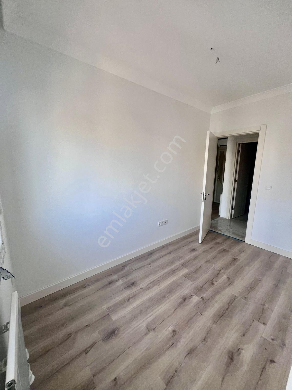 Bağdat Caddesine İkinci Paralel Site İçerisinde Kelepir 2+1 — fotoğraf 6