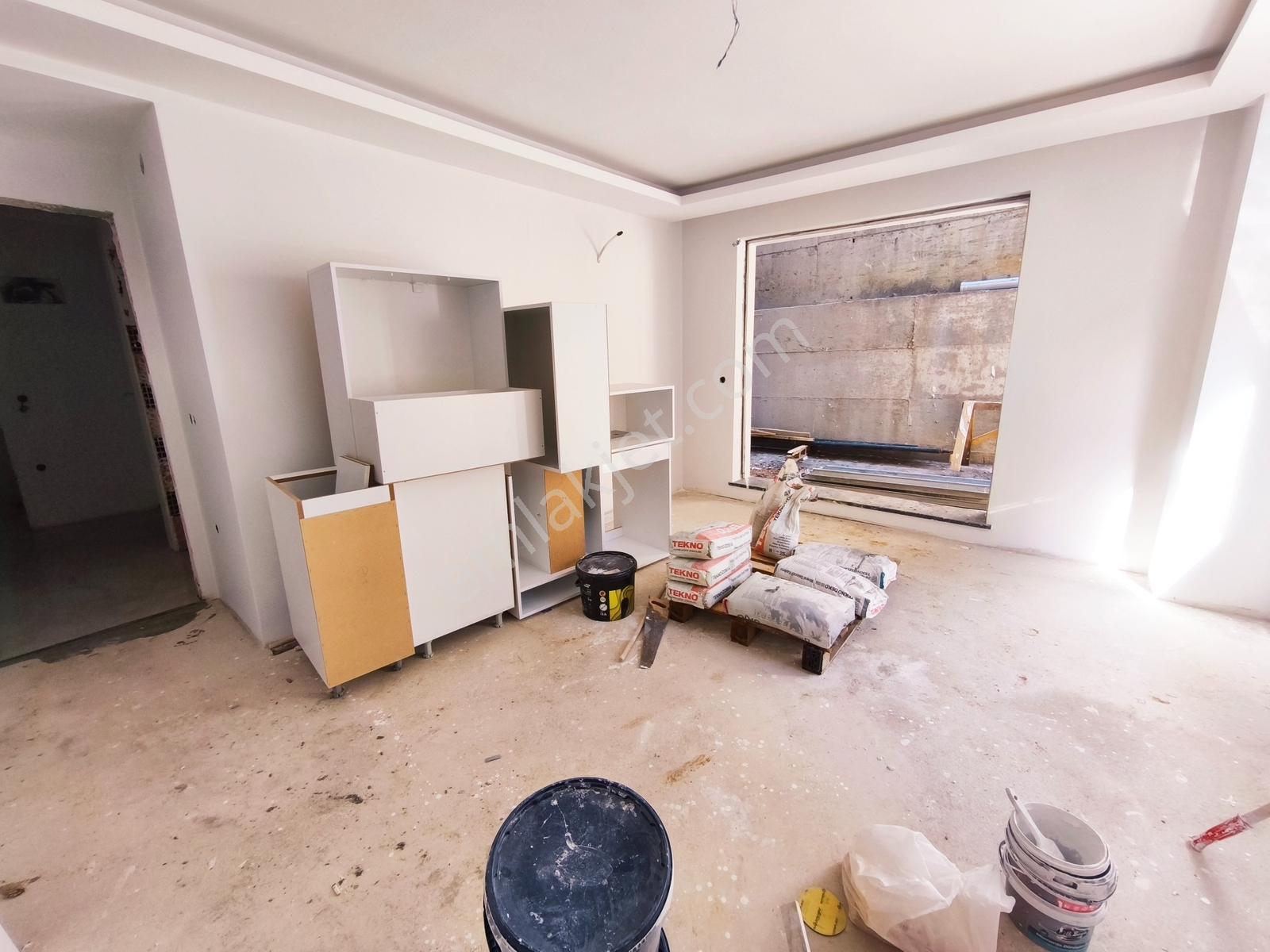 Metroya 5-6 Dakika Yürüme Mesafesinde Bahçe Teraslı 1+1 Daire — fotoğraf 2