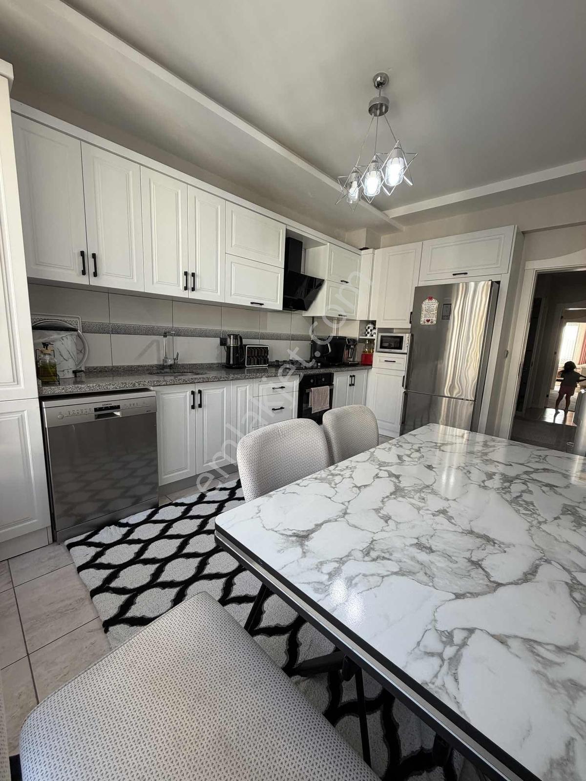 Karatay Keçeciler Cad Üzerinde 3+1 Satılık Lüx Daire — fotoğraf 2