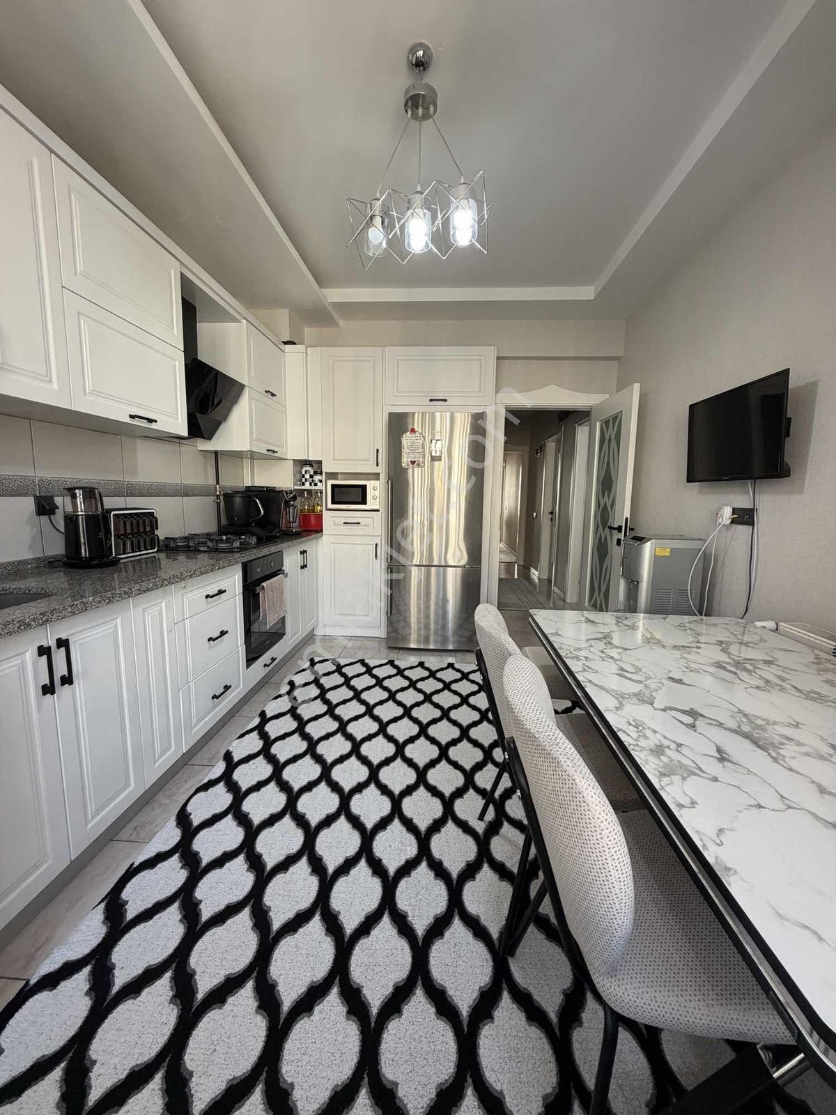 Karatay Keçeciler Cad Üzerinde 3+1 Satılık Lüx Daire — fotoğraf 3